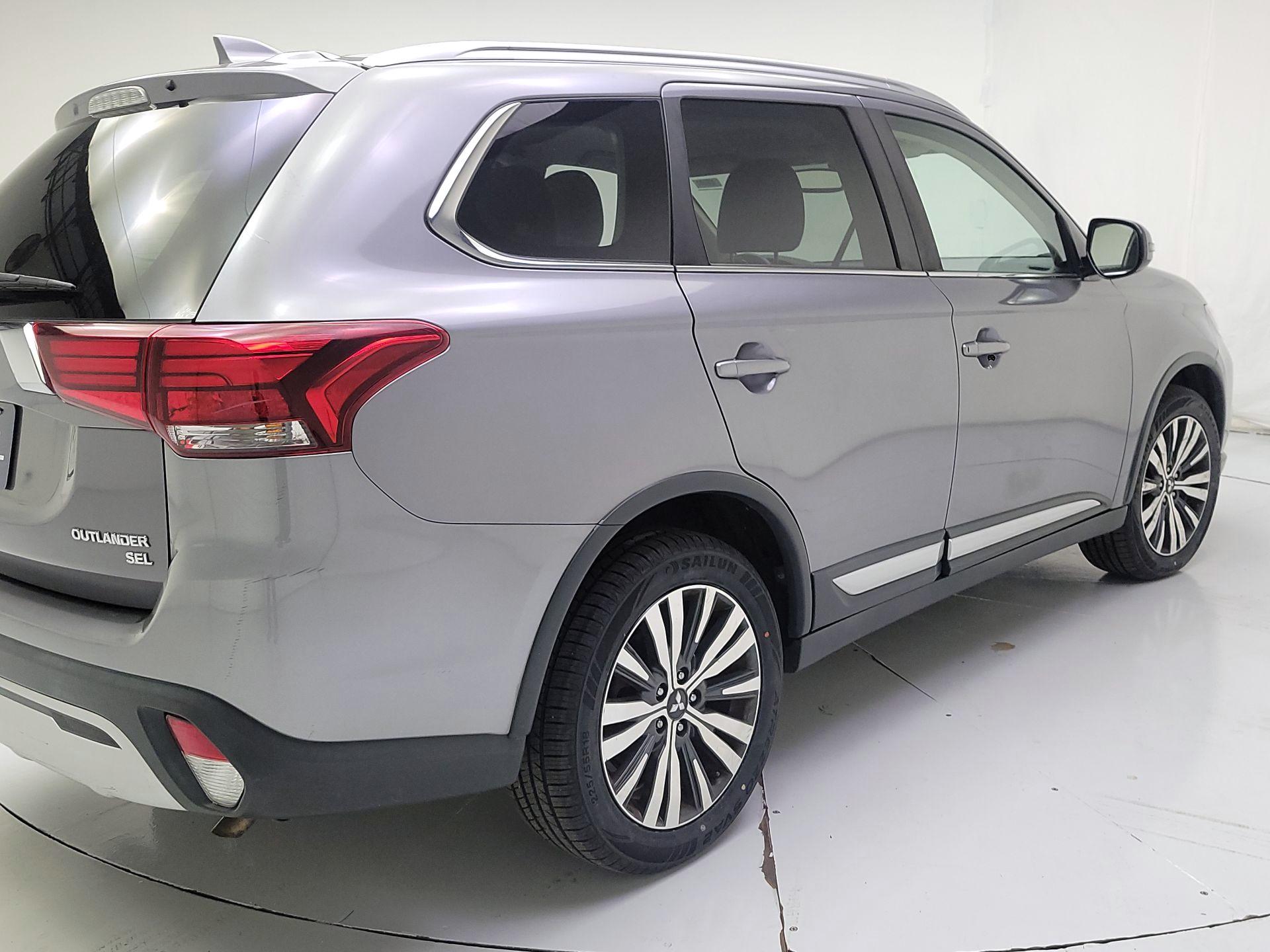 Thumbnail: 2019 Mitsubishi Outlander - 5