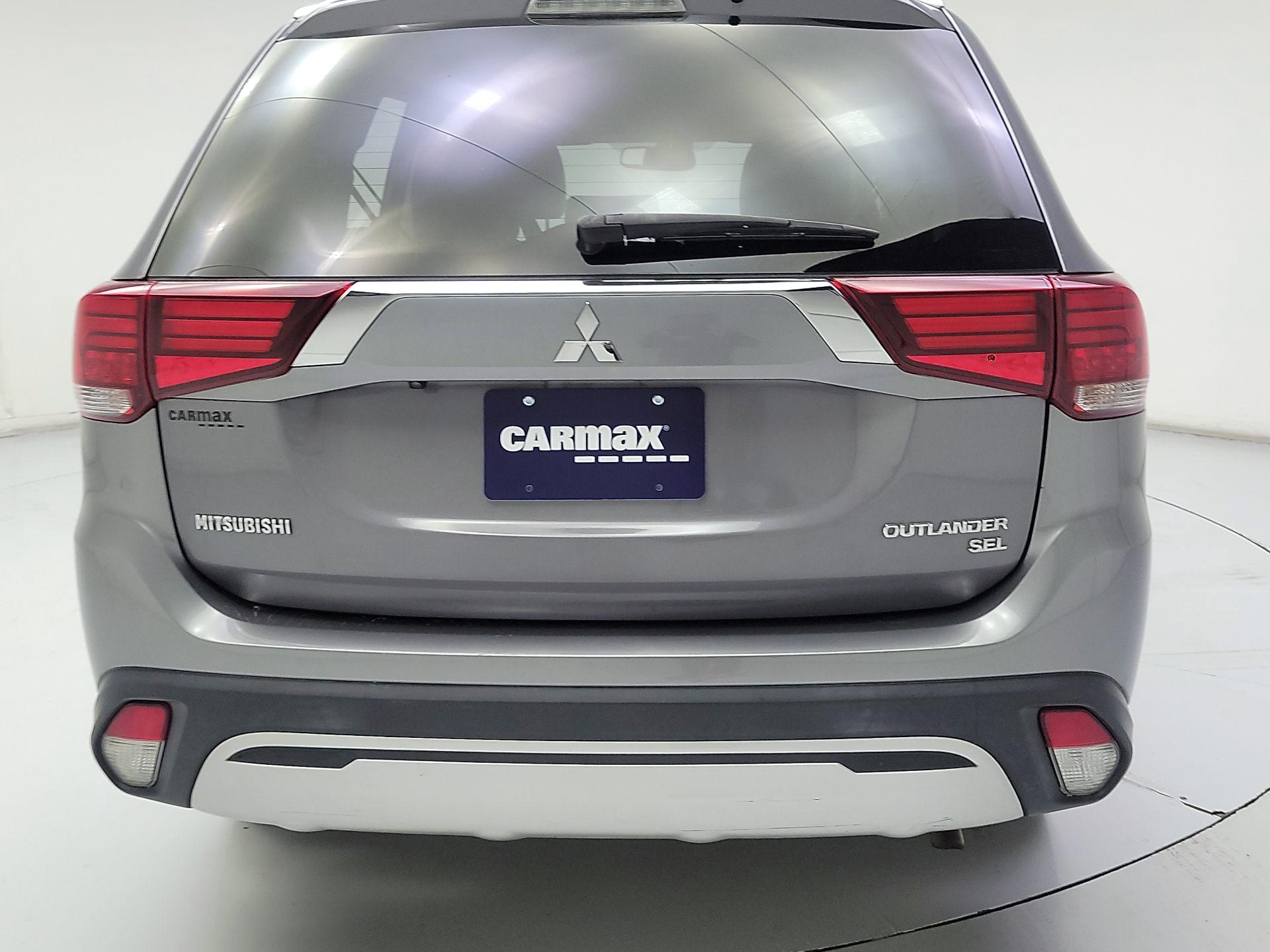 Thumbnail: 2019 Mitsubishi Outlander - 6