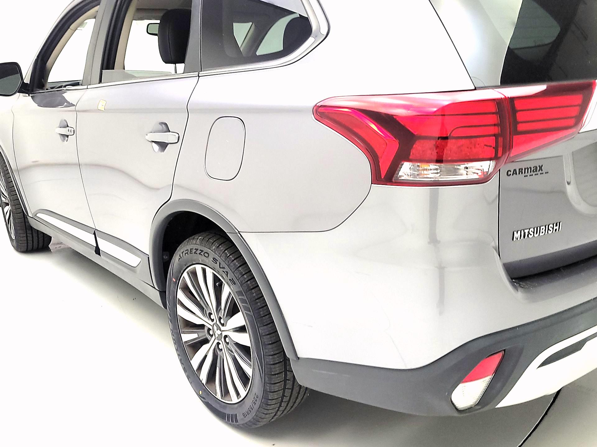 Thumbnail: 2019 Mitsubishi Outlander - 7