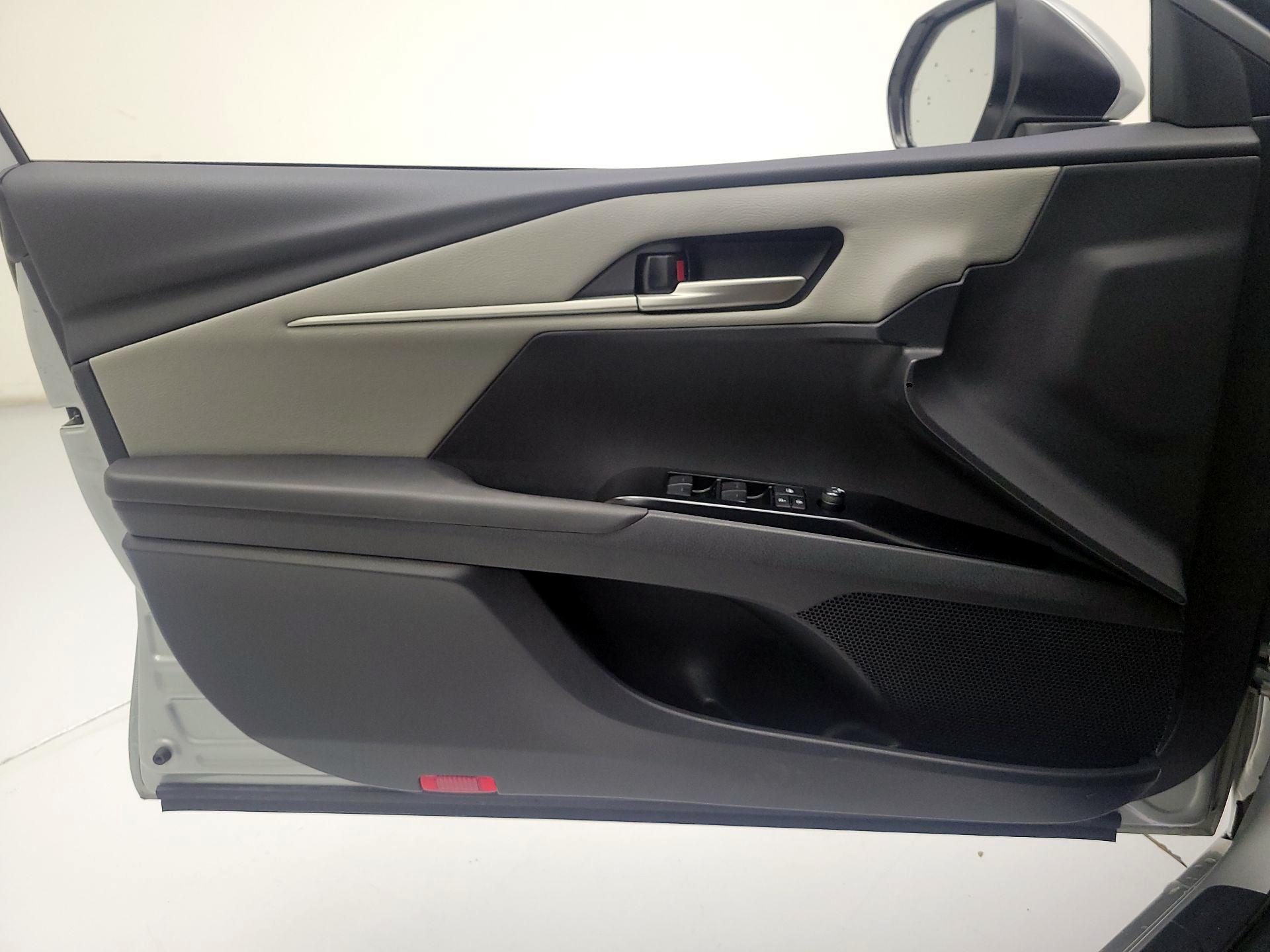 Thumbnail: 2025 Toyota Camry - 10