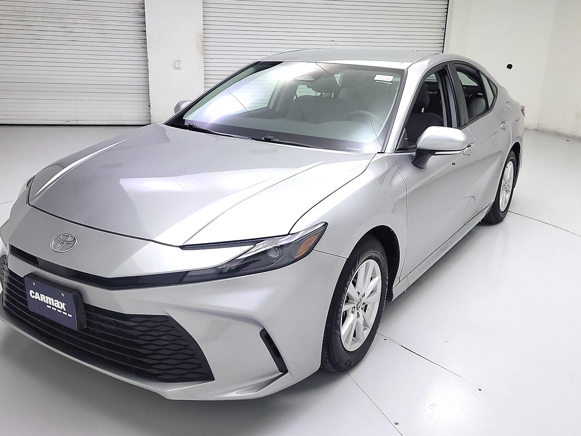 Thumbnail: 2025 Toyota Camry - 3