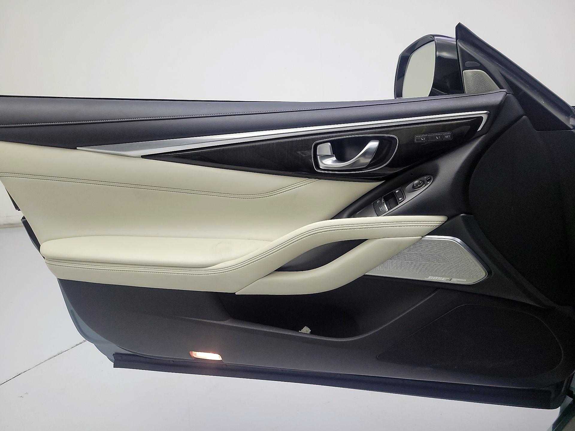 Thumbnail: 2017 INFINITI Q60 - 10