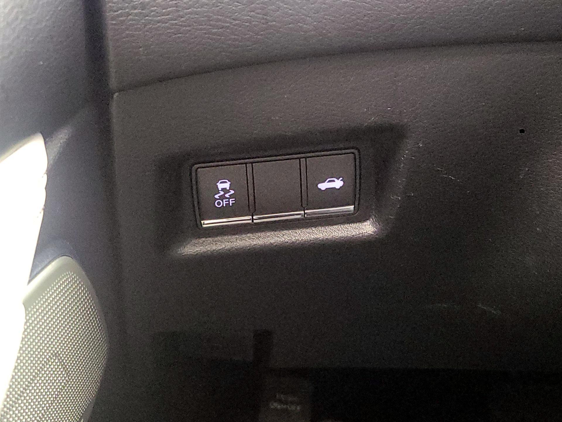 Thumbnail: 2017 INFINITI Q60 - 11