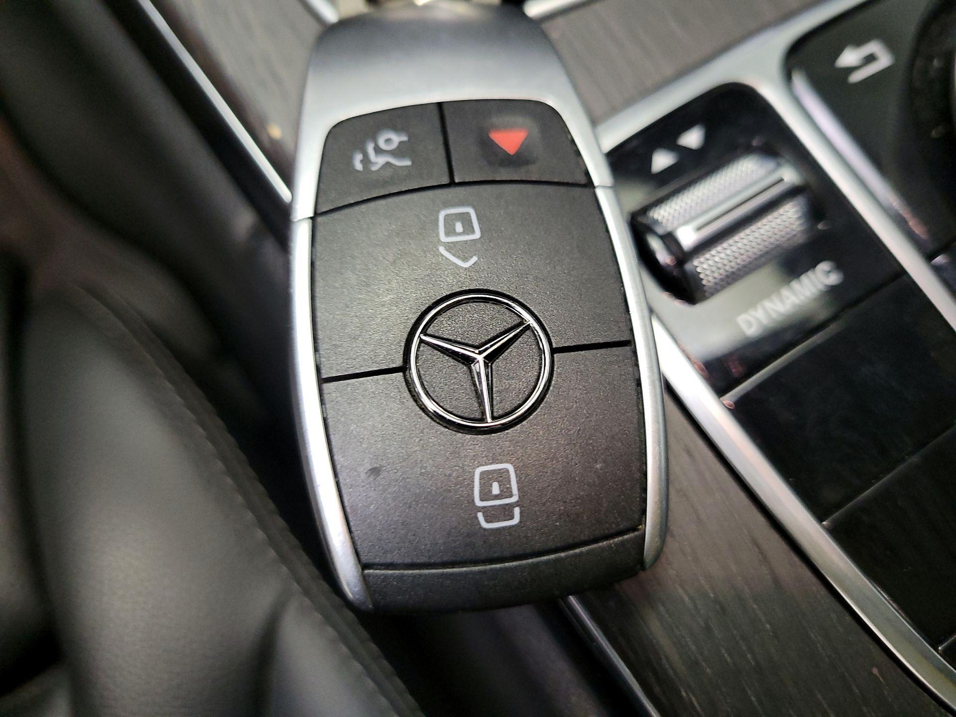 Thumbnail: 2021 Mercedes-Benz C-Class - 20