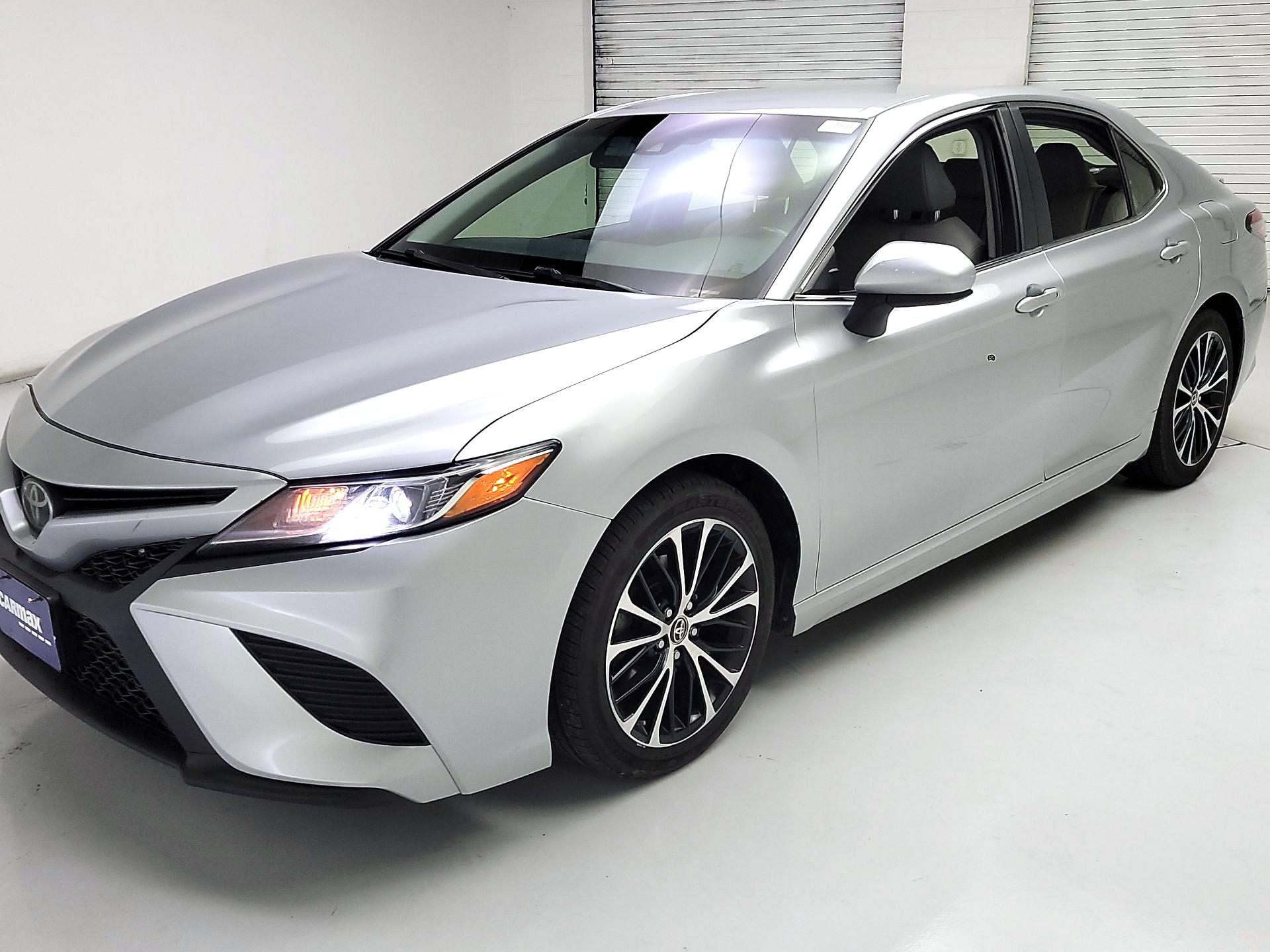 Thumbnail: 2018 Toyota Camry - 3