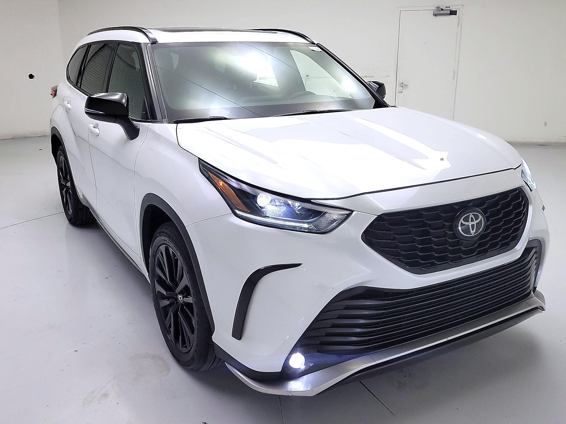 Thumbnail: 2023 Toyota Highlander - 1