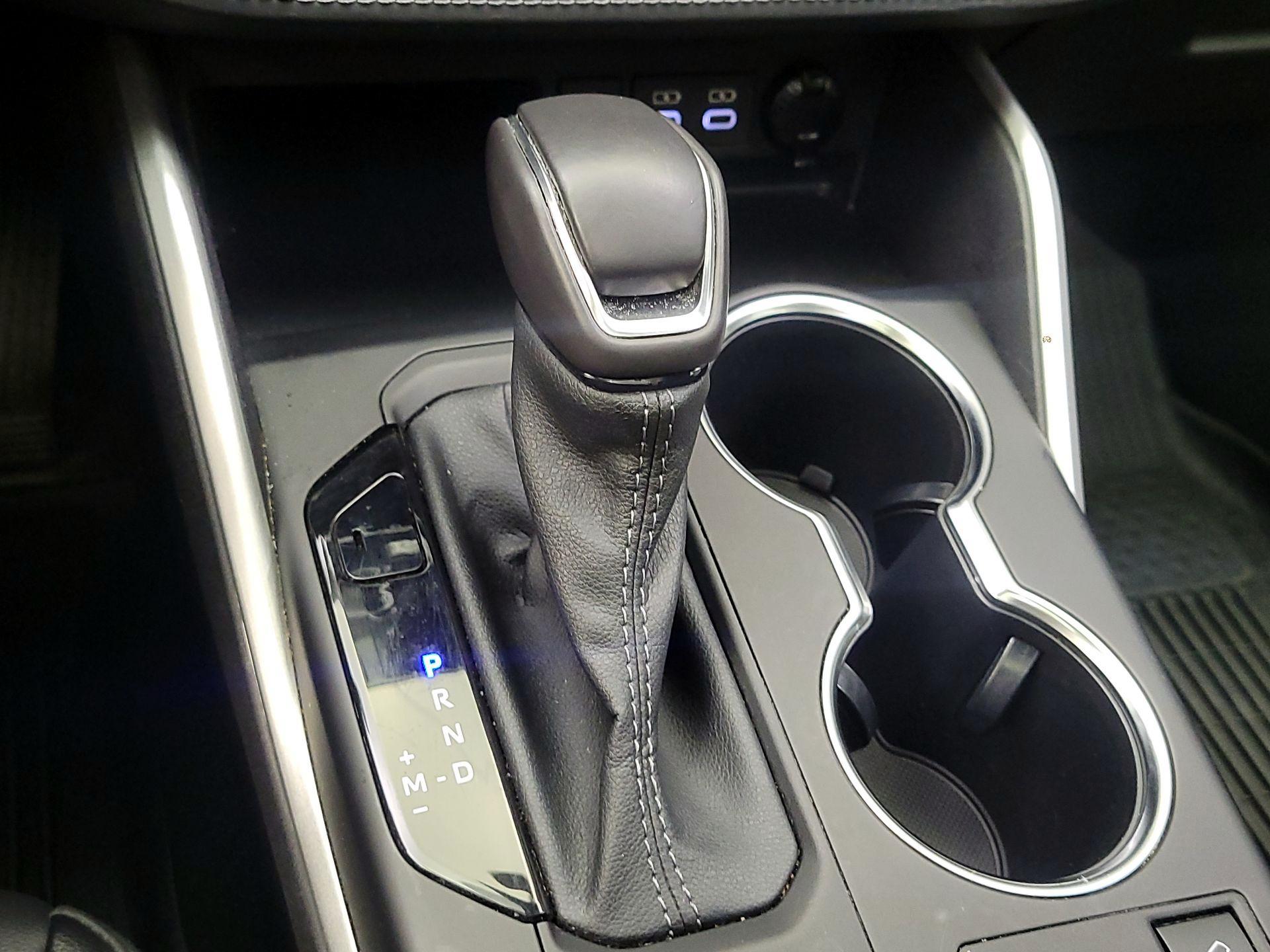 Thumbnail: 2023 Toyota Highlander - 15