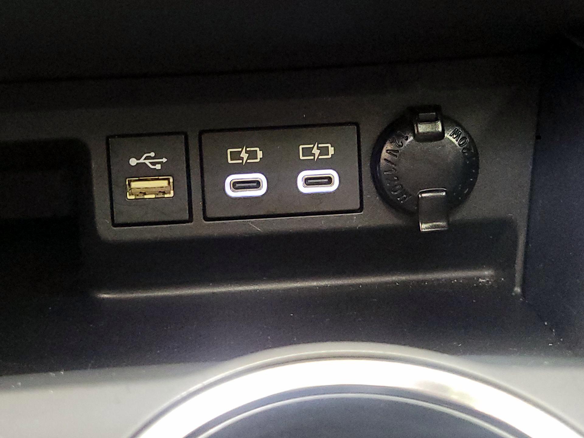 Thumbnail: 2023 Toyota Highlander - 16