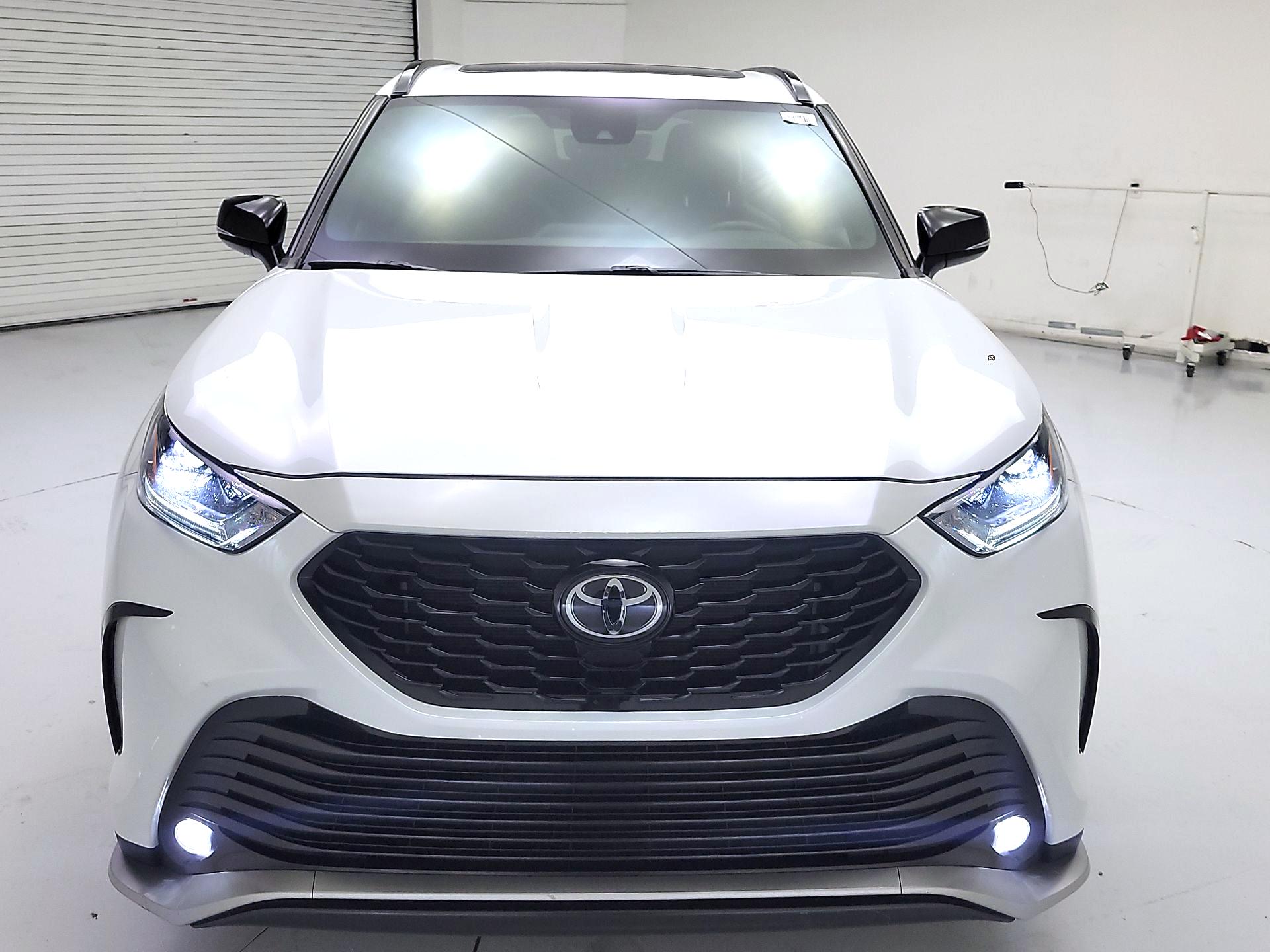 Thumbnail: 2023 Toyota Highlander - 2