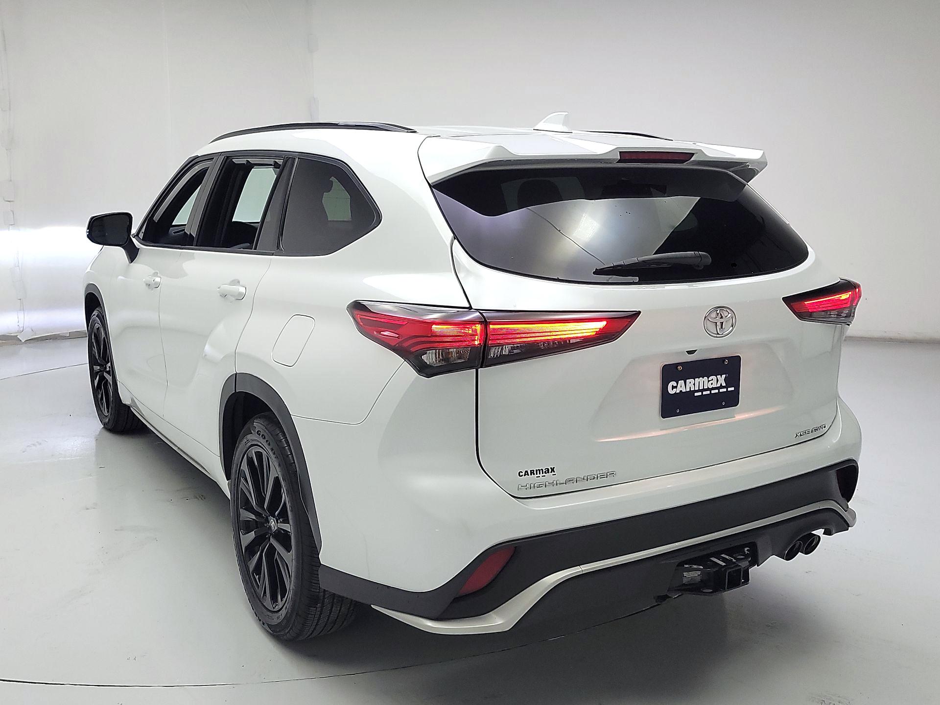 Thumbnail: 2023 Toyota Highlander - 7