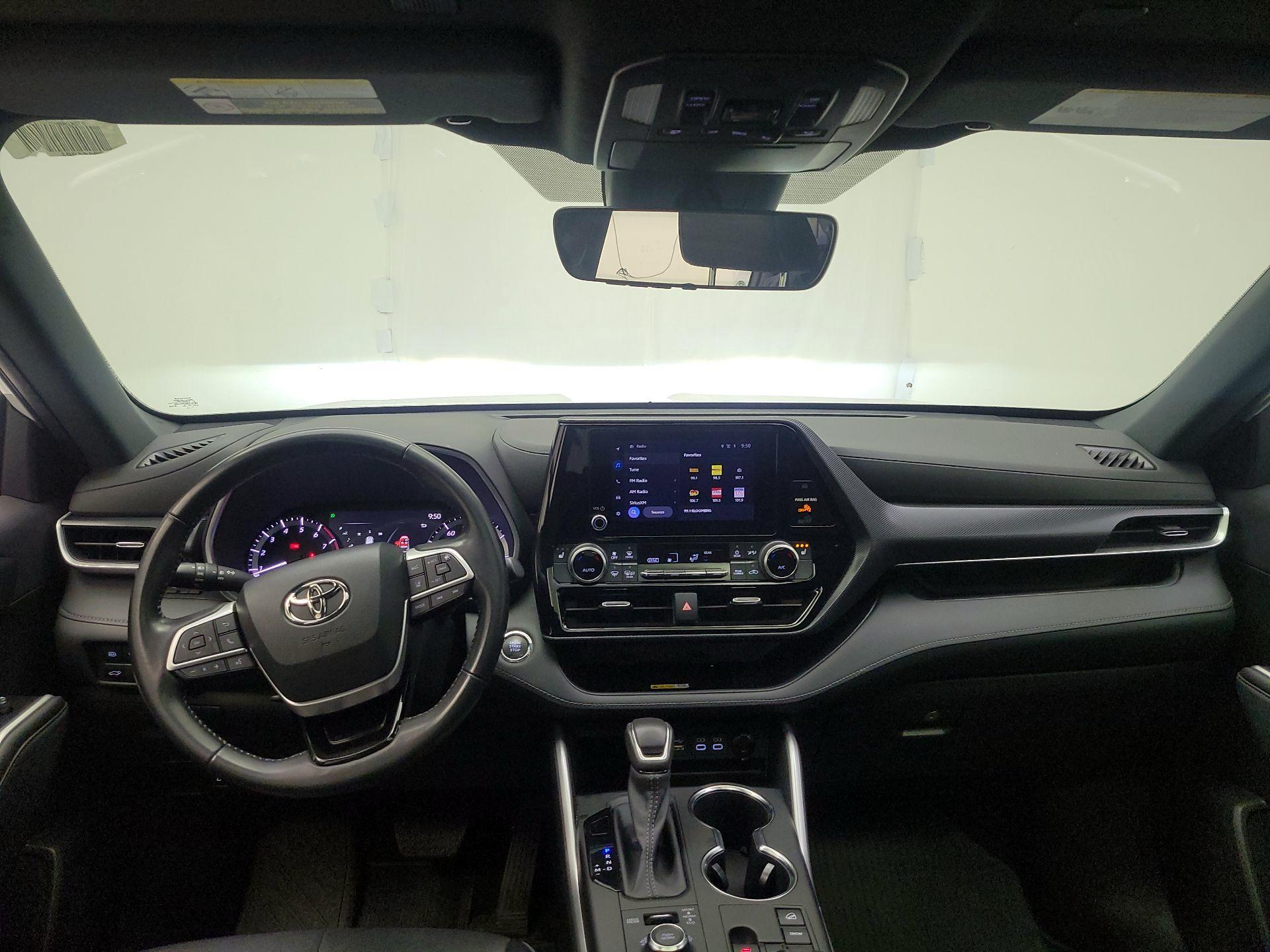 Thumbnail: 2023 Toyota Highlander - 8