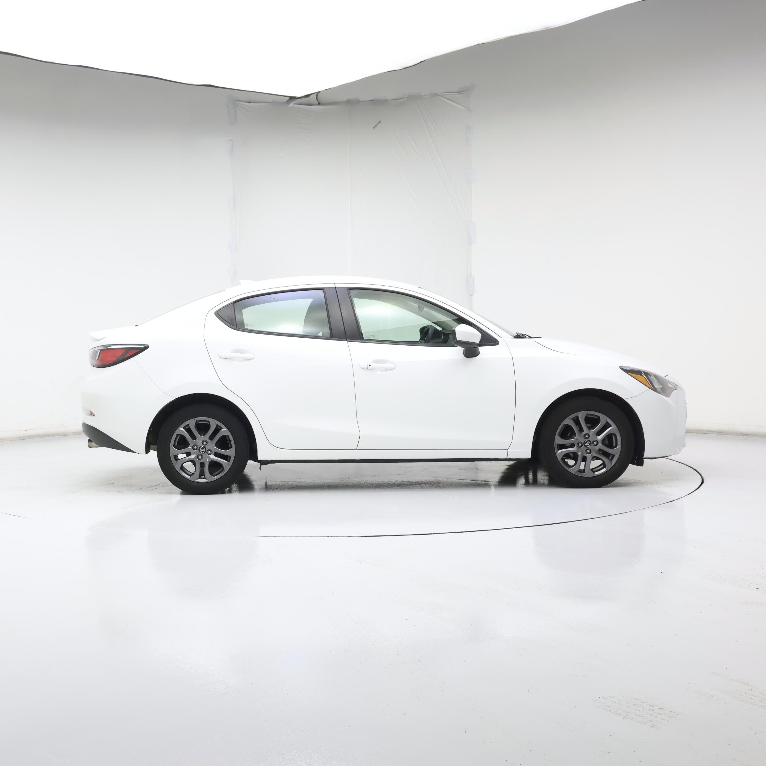 Thumbnail: 2019 Toyota Yaris - 7