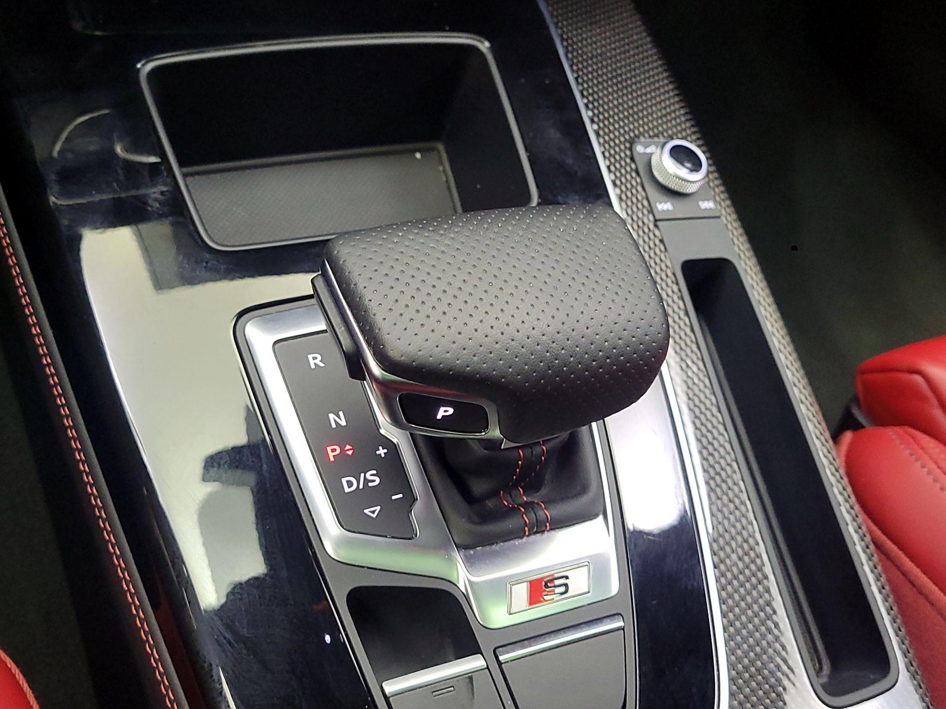 Thumbnail: 2025 Audi SQ5 - 16