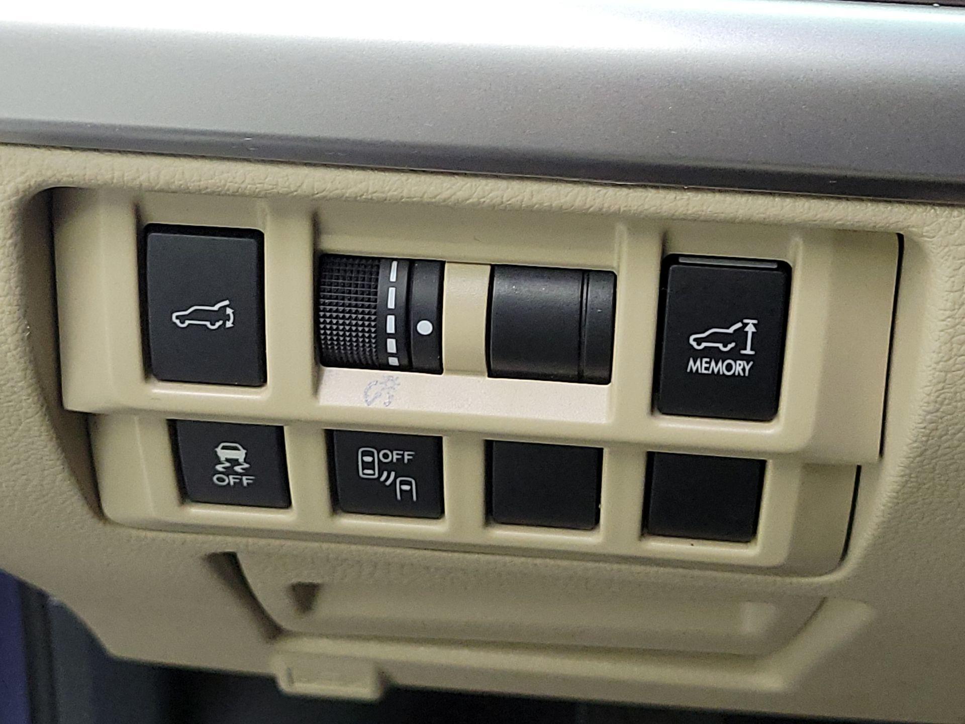 Thumbnail: 2016 Subaru Outback - 11