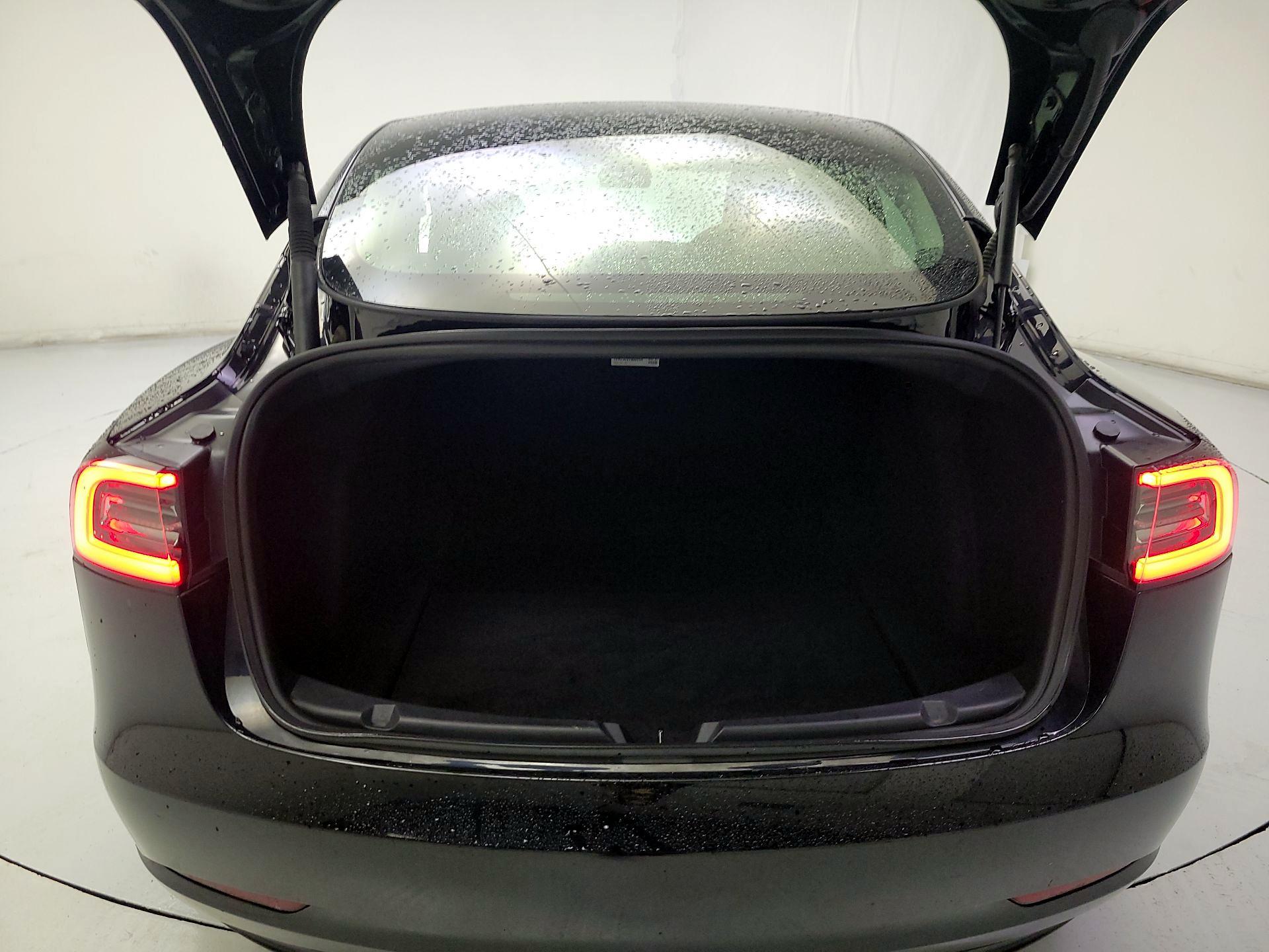 Thumbnail: 2023 Tesla Model 3 - 17