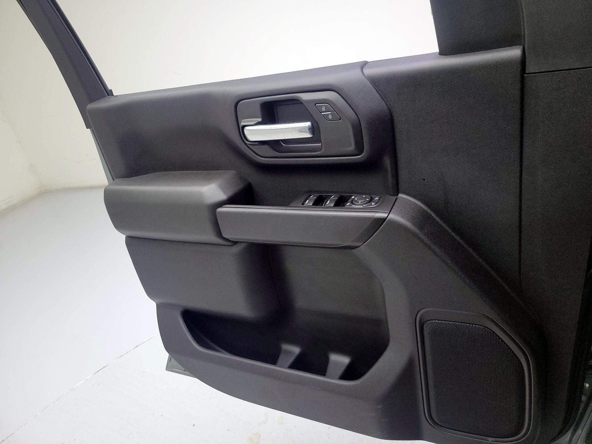 Thumbnail: 2025 Chevrolet Silverado 2500 - 10