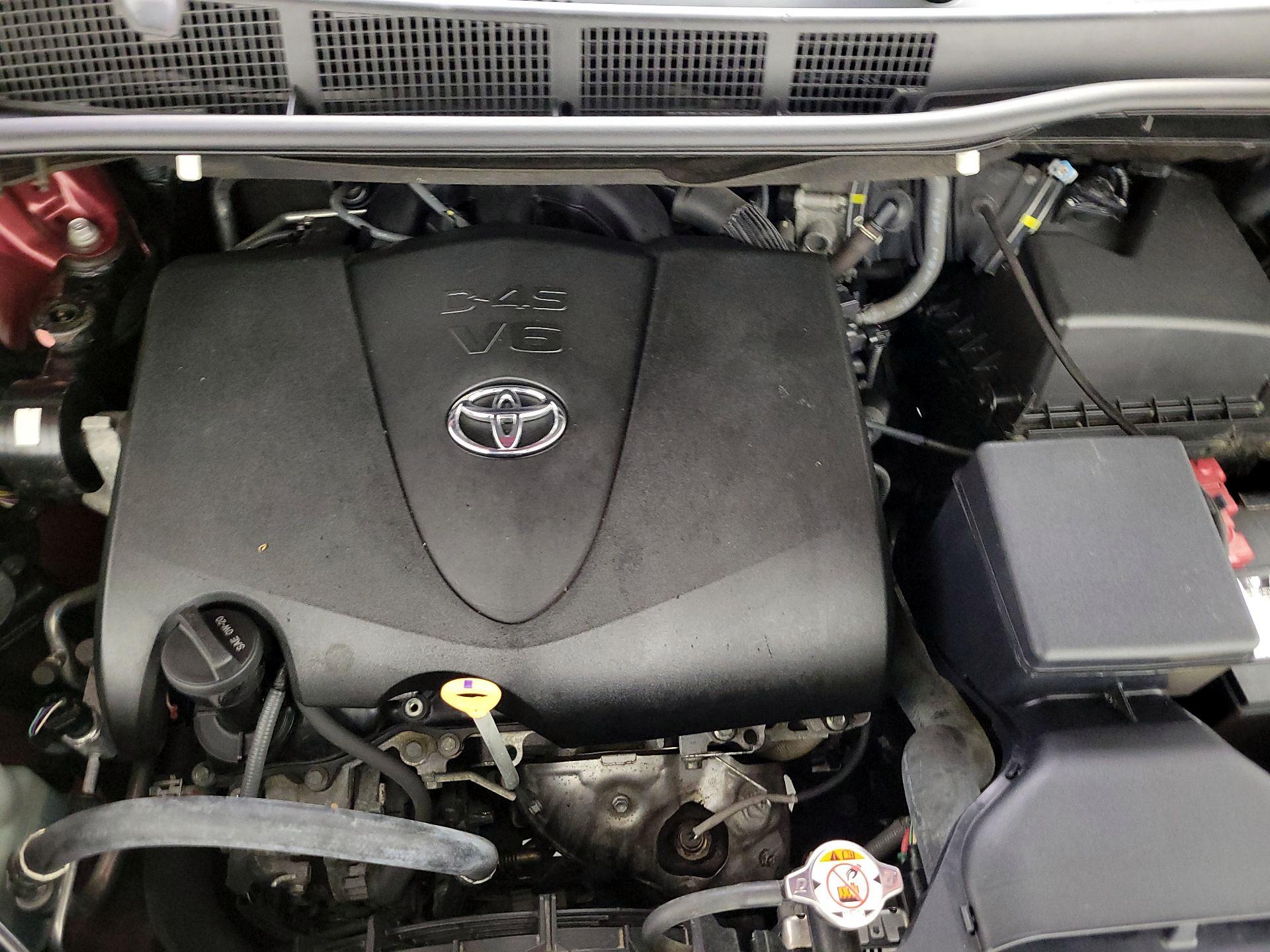 Thumbnail: 2017 Toyota Sienna - 19