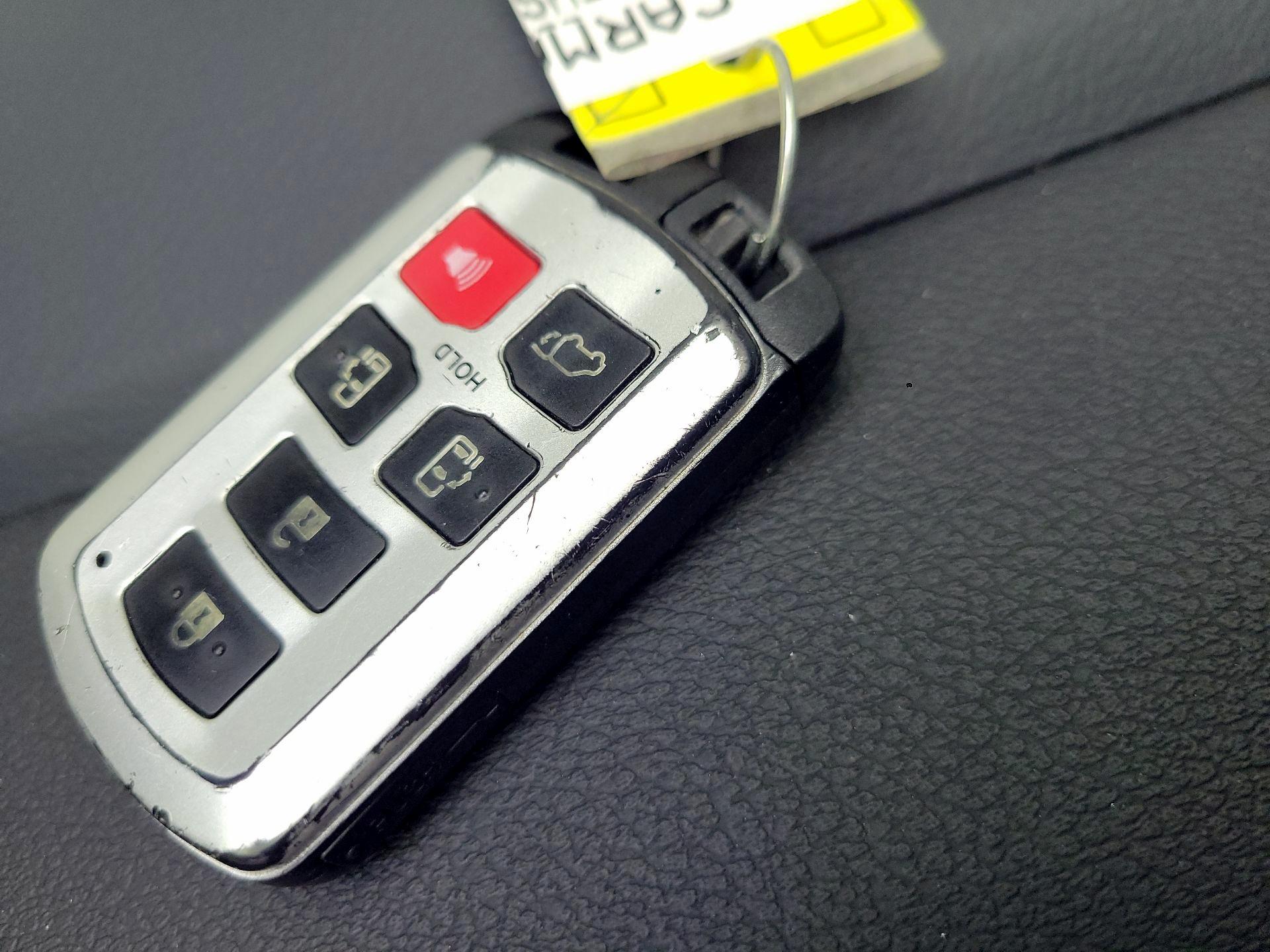 Thumbnail: 2017 Toyota Sienna - 20