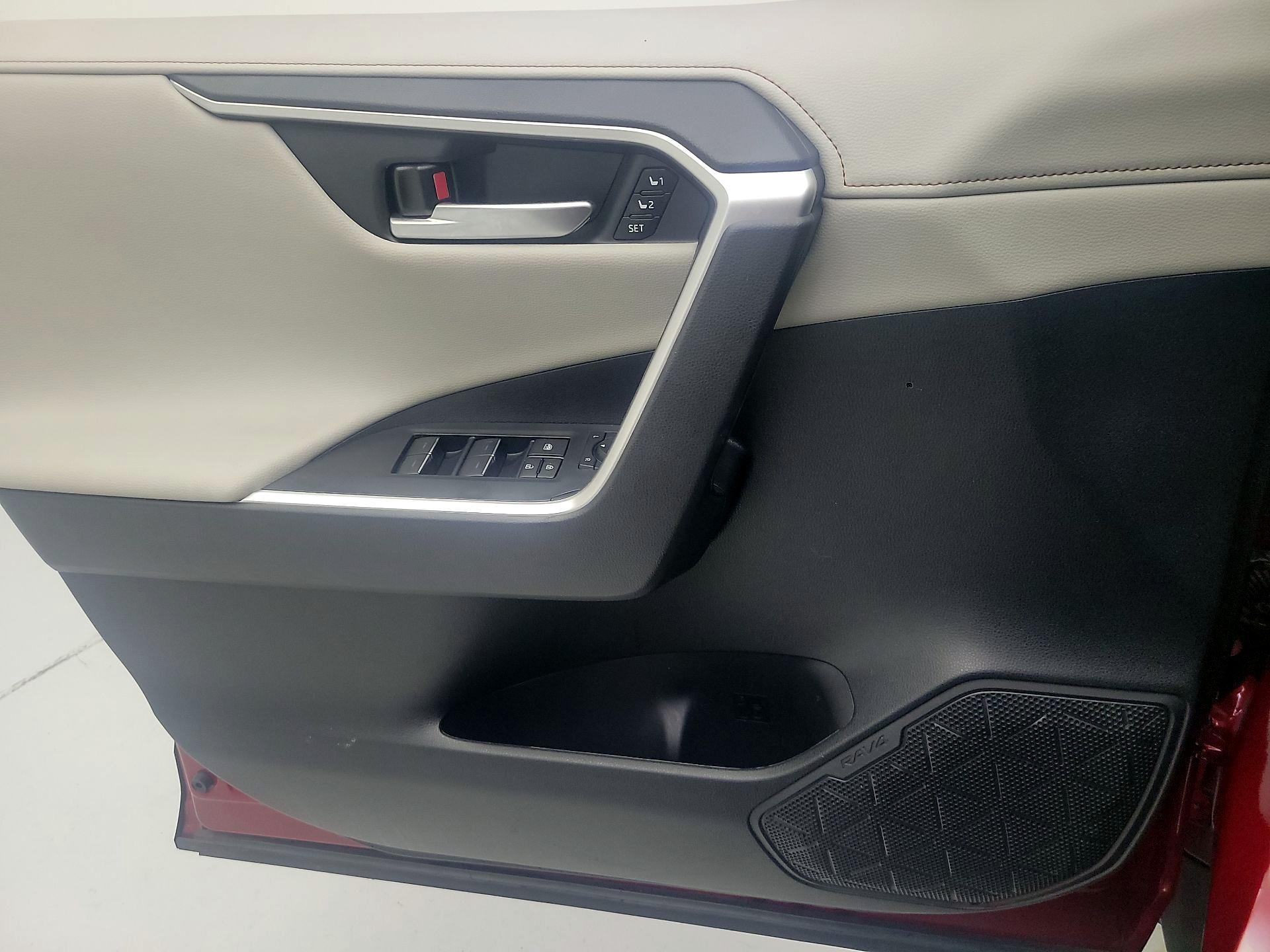 Thumbnail: 2024 Toyota RAV4 - 10