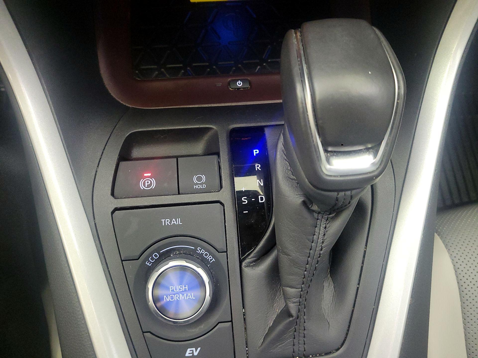 Thumbnail: 2024 Toyota RAV4 - 15