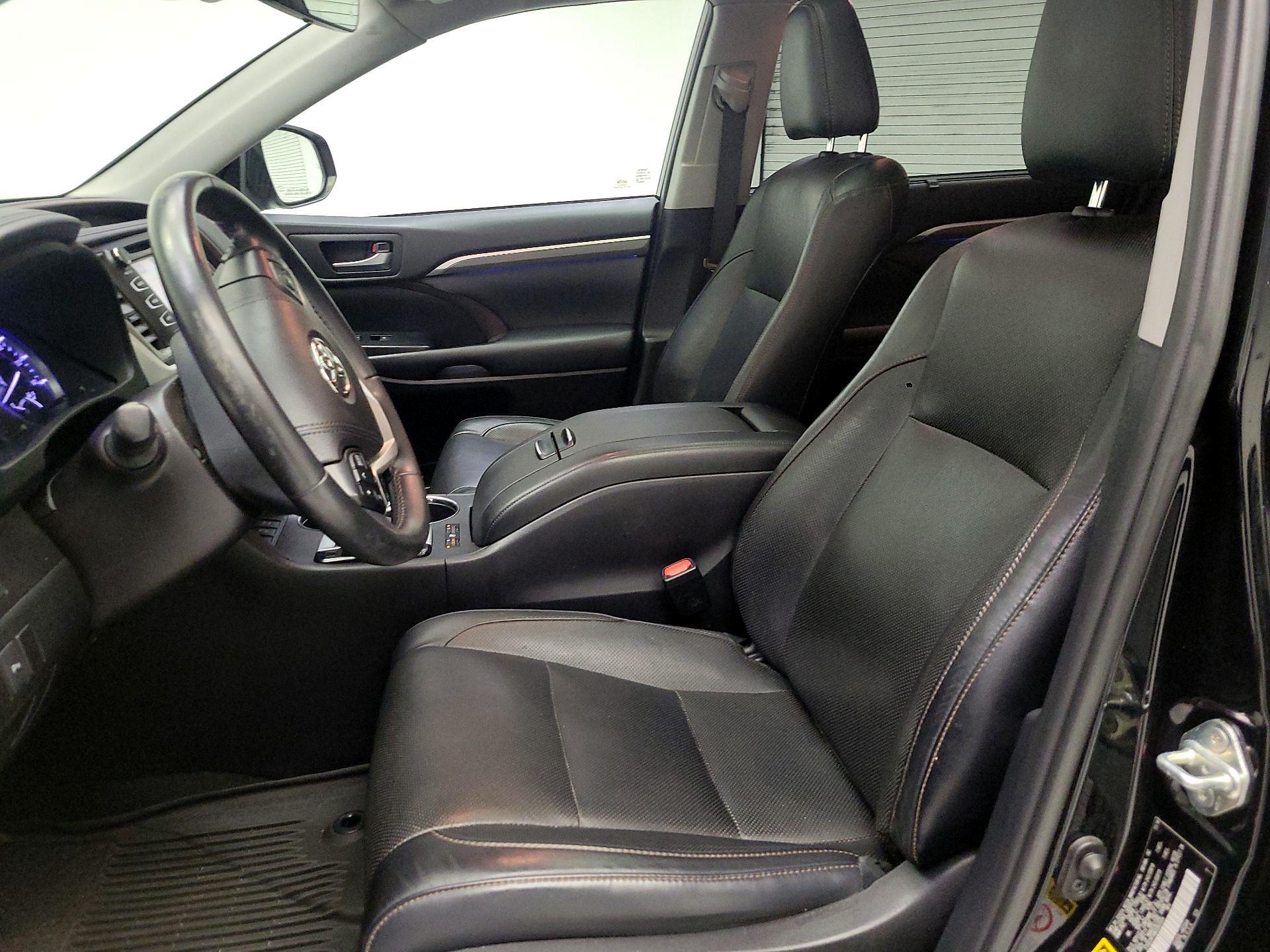 Thumbnail: 2019 Toyota Highlander - 9