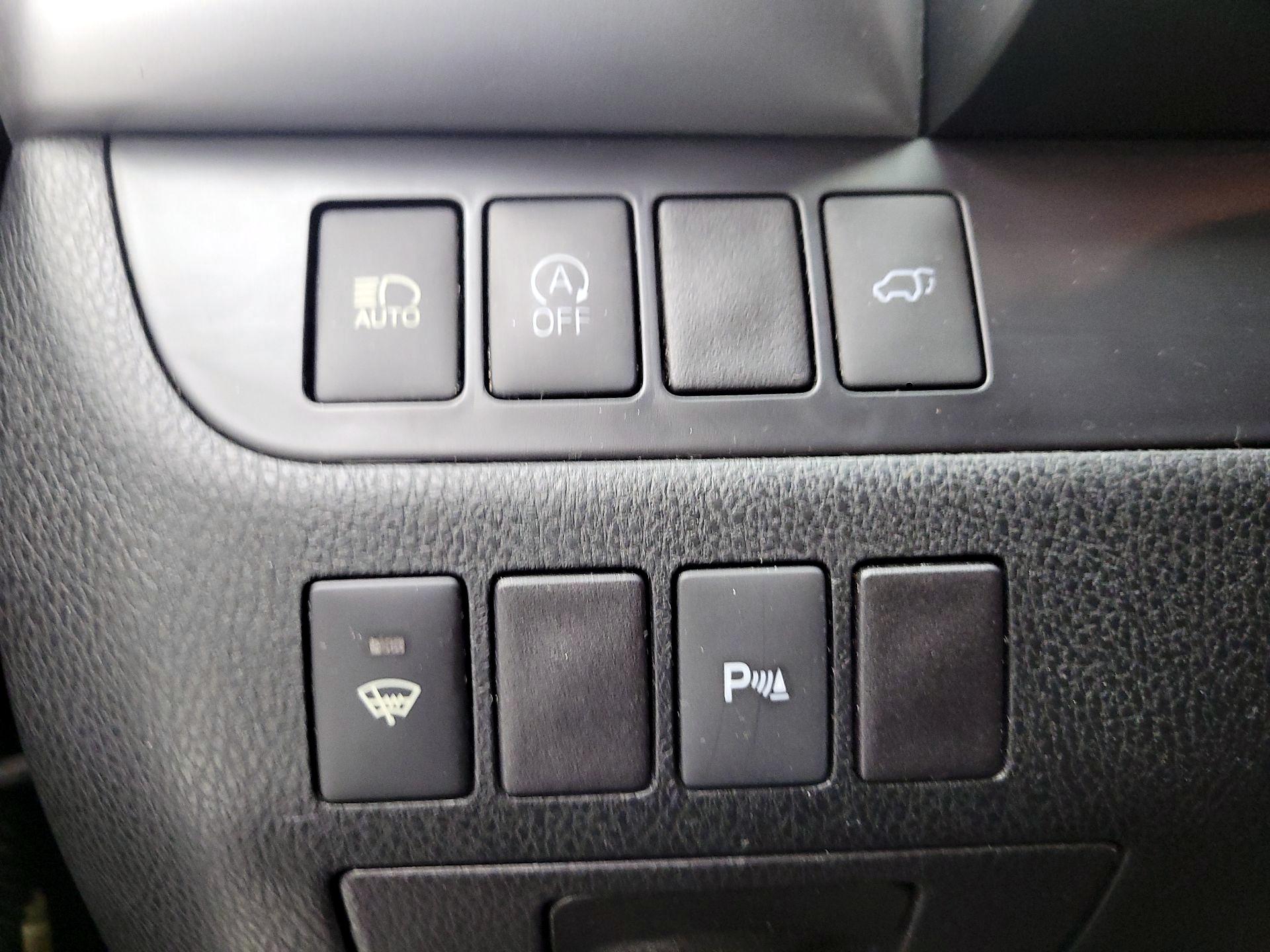 Thumbnail: 2019 Toyota Highlander - 11