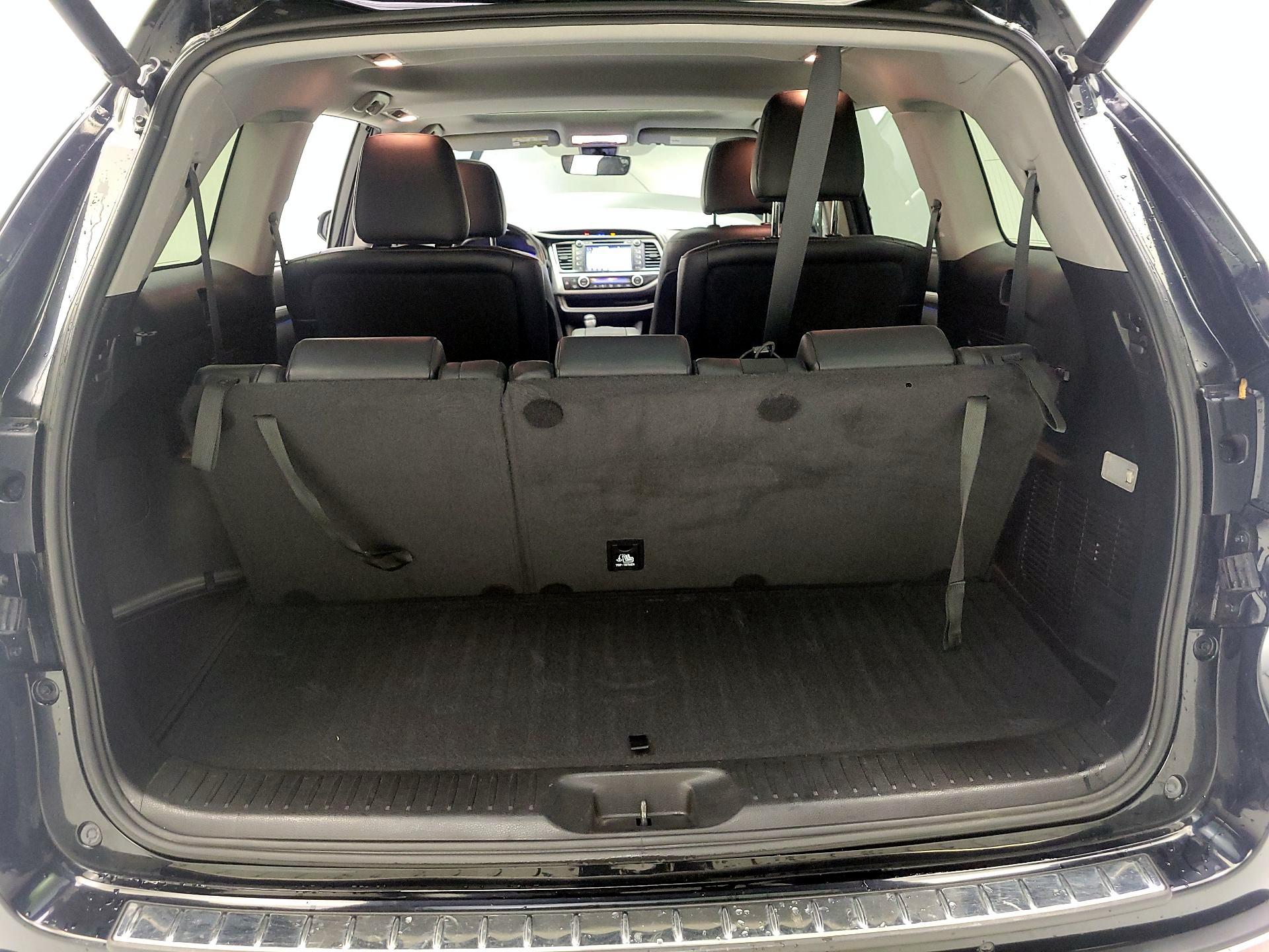 Thumbnail: 2019 Toyota Highlander - 20