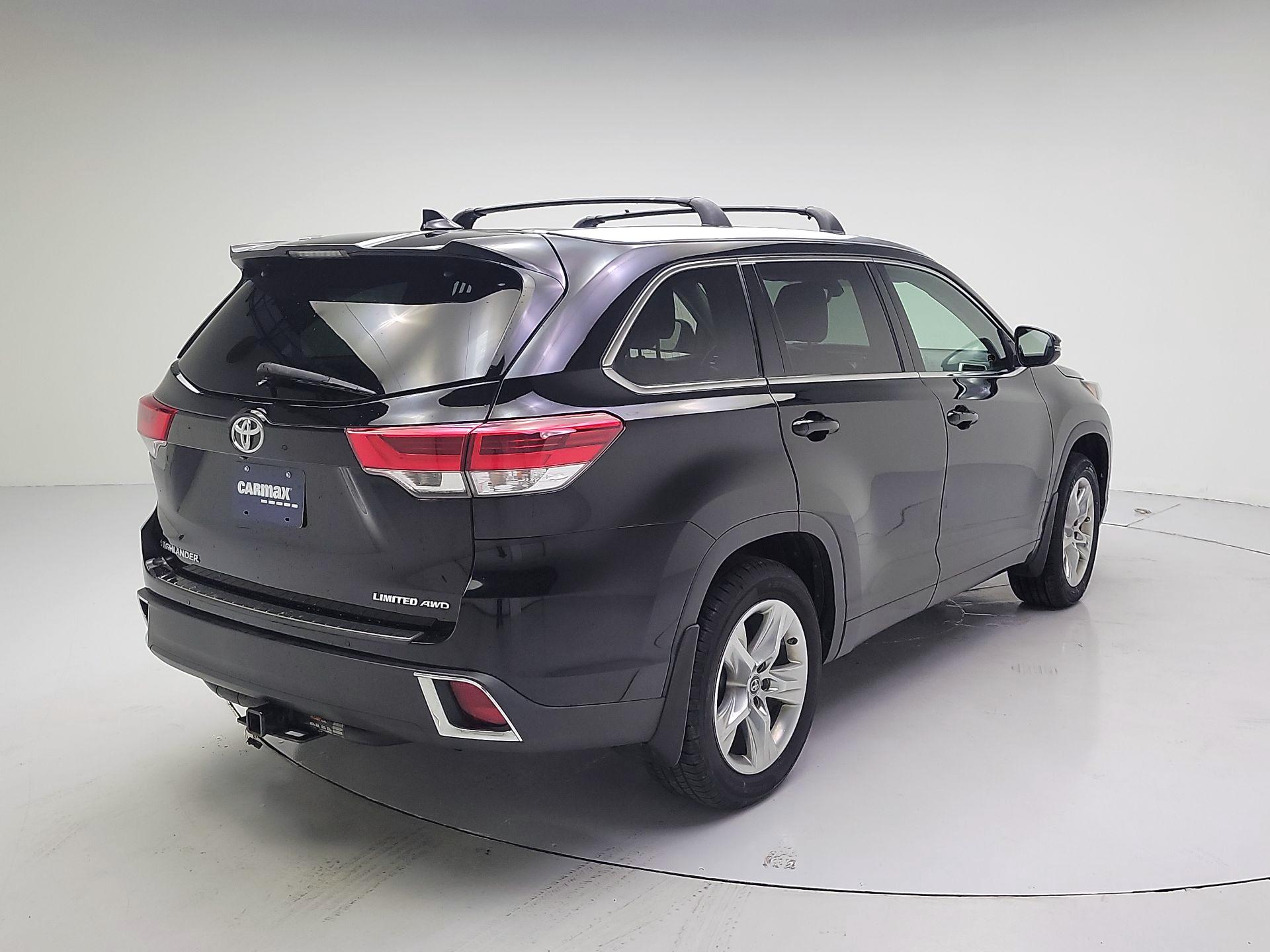 Thumbnail: 2019 Toyota Highlander - 5