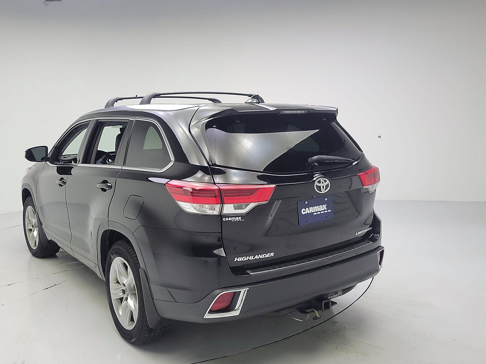 Thumbnail: 2019 Toyota Highlander - 7