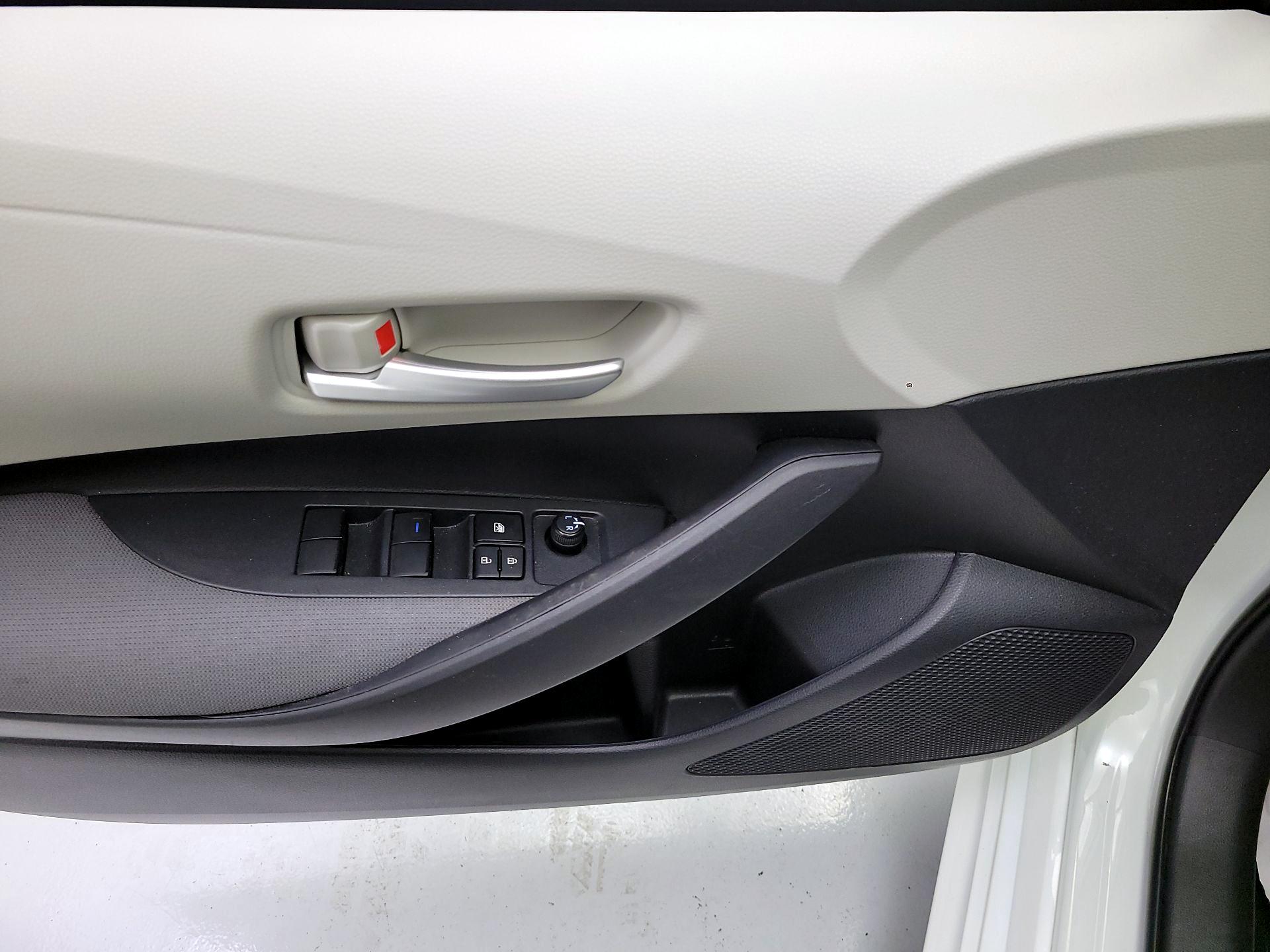 Thumbnail: 2021 Toyota Corolla - 10