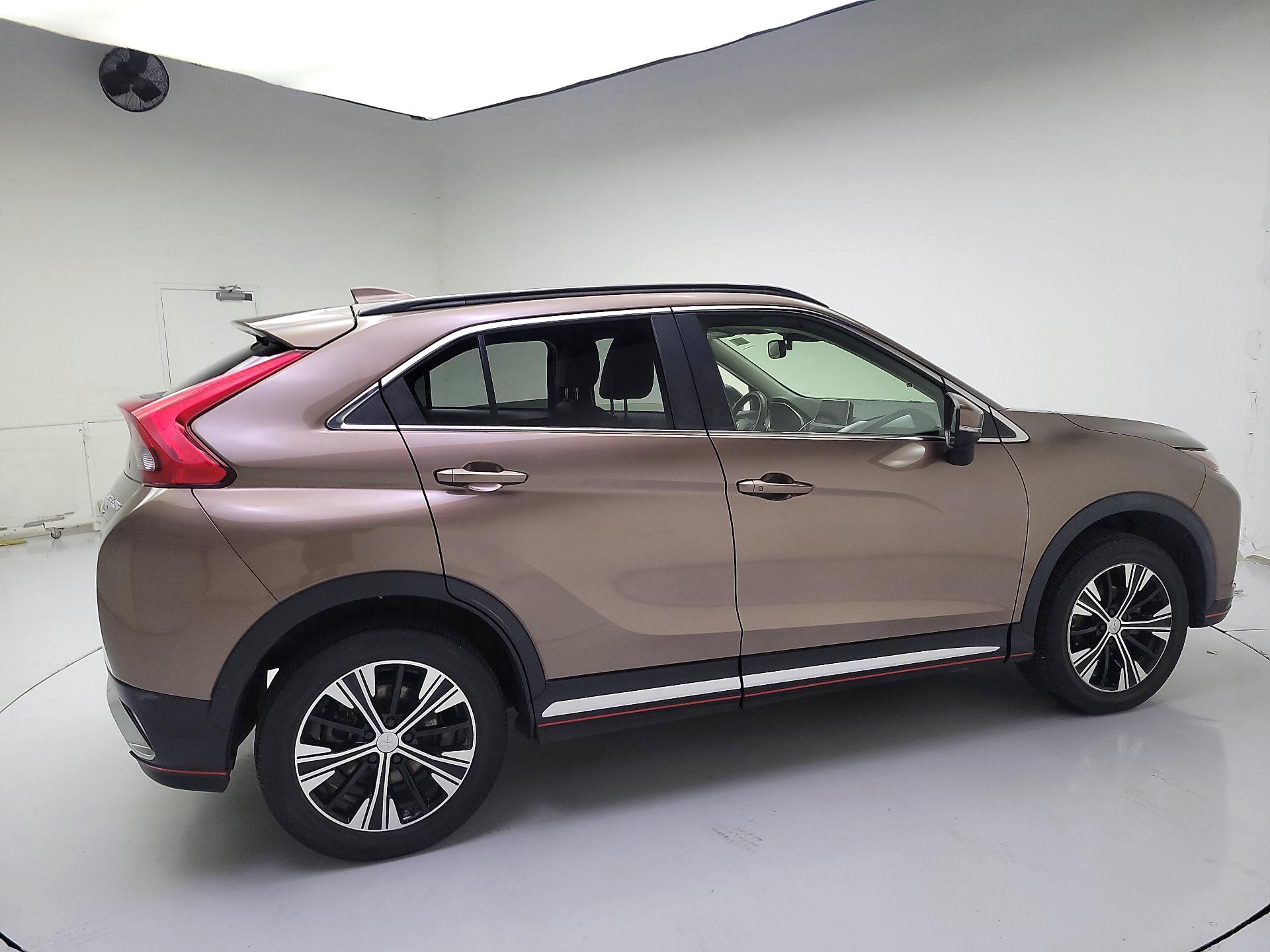 Thumbnail: 2018 Mitsubishi Eclipse Cross - 4