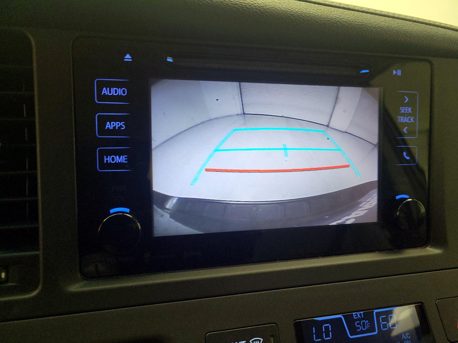 Thumbnail: 2017 Toyota Sienna - 12