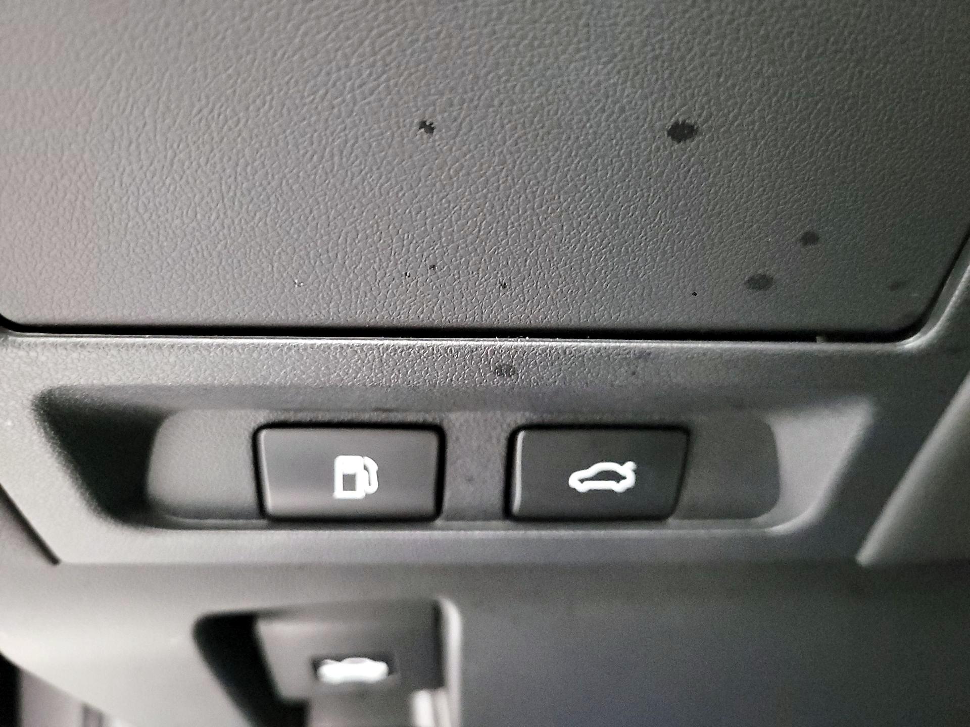 Thumbnail: 2020 Lexus LS - 11