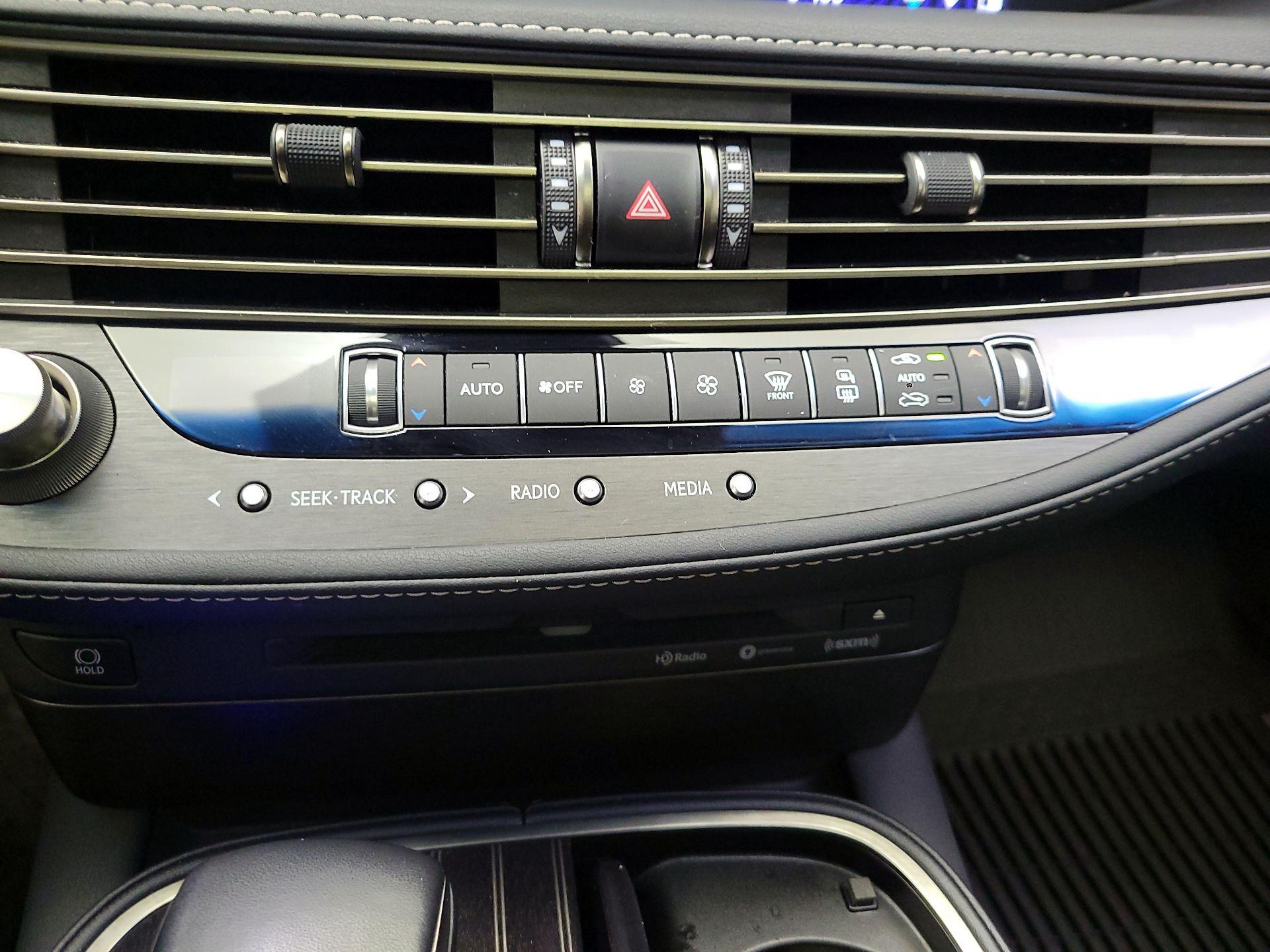 Thumbnail: 2020 Lexus LS - 15