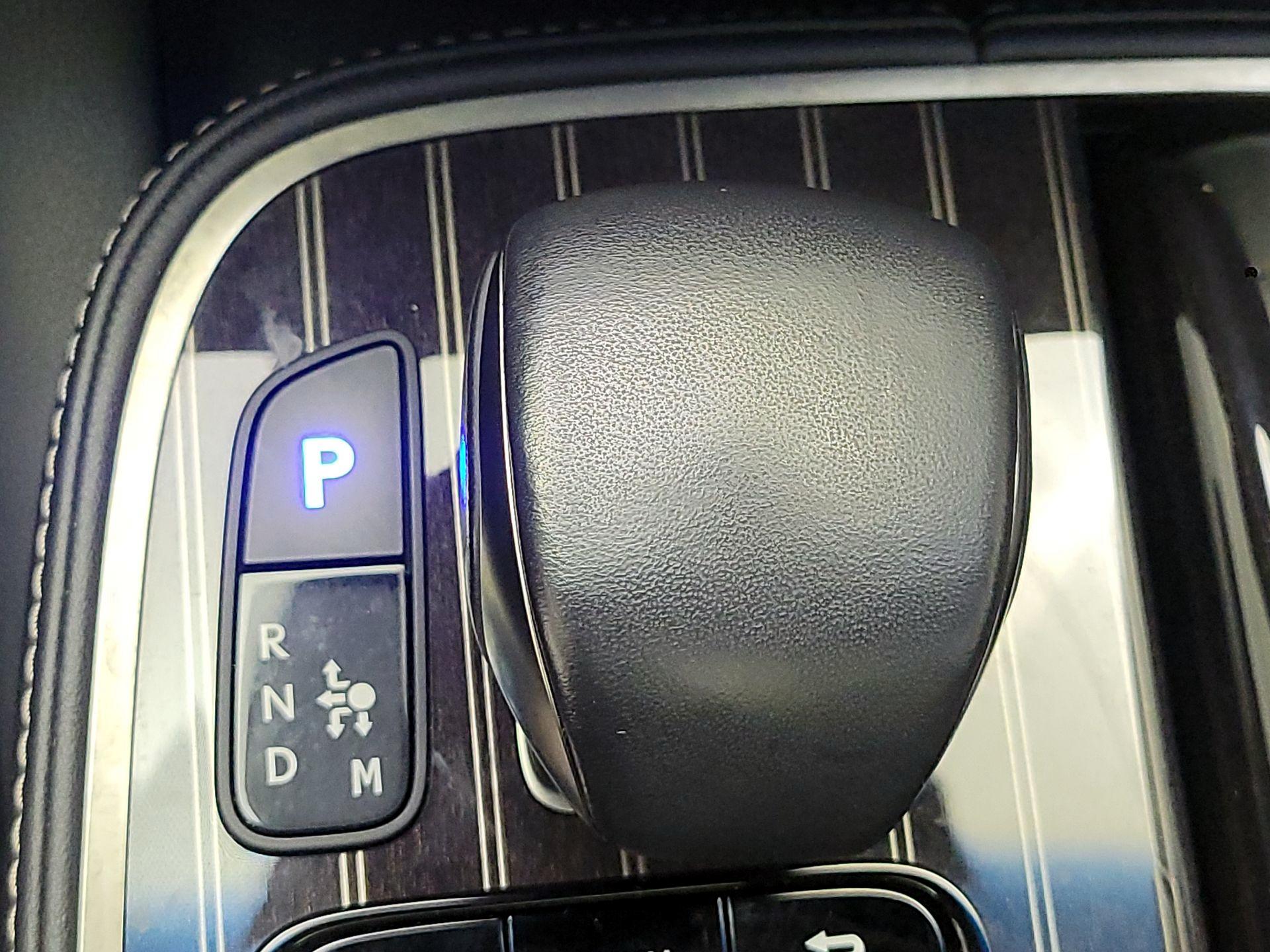 Thumbnail: 2020 Lexus LS - 16