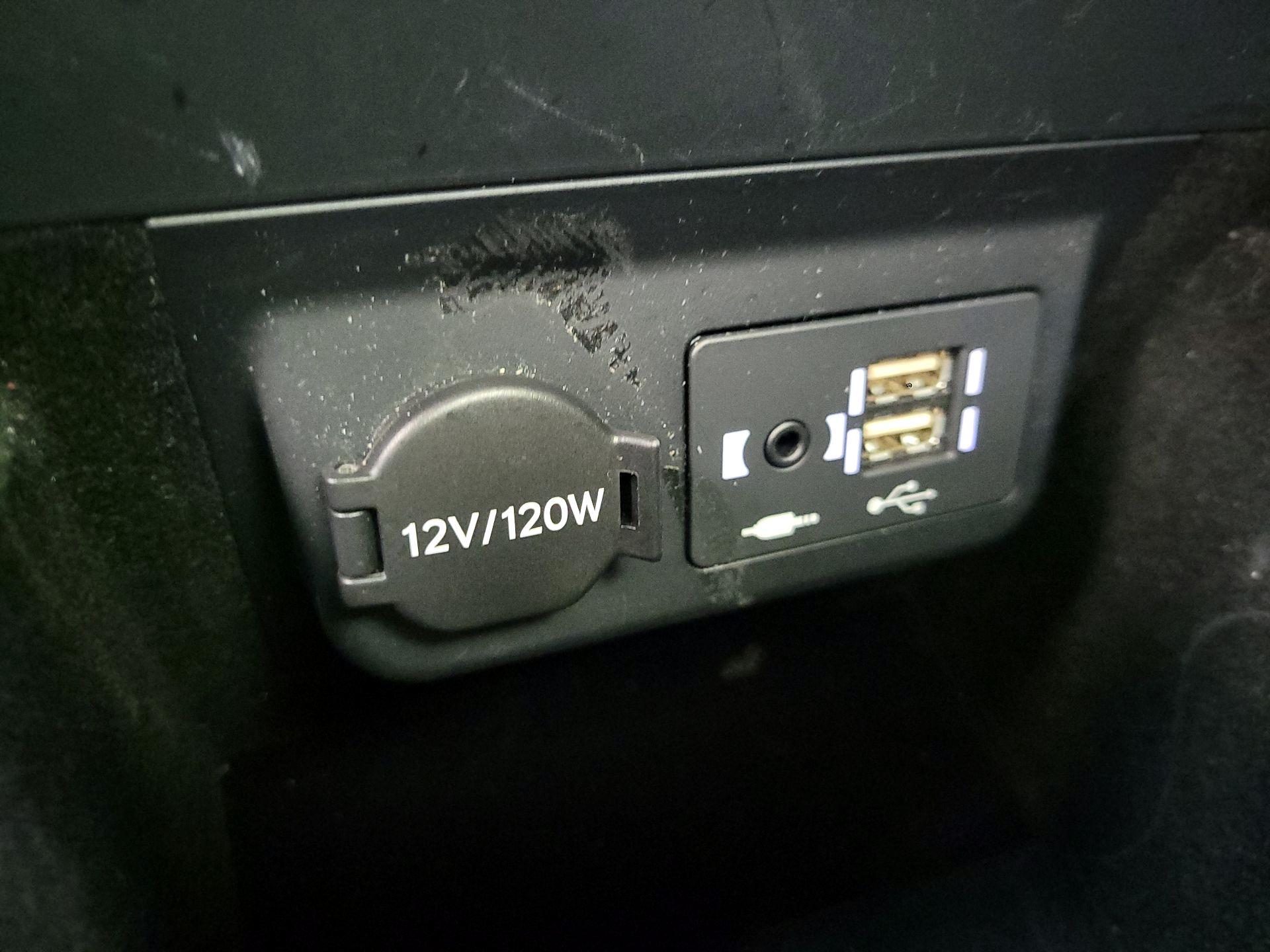 Thumbnail: 2020 Lexus LS - 17