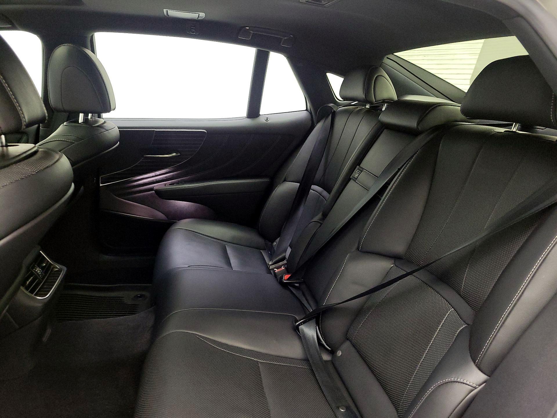 Thumbnail: 2020 Lexus LS - 19