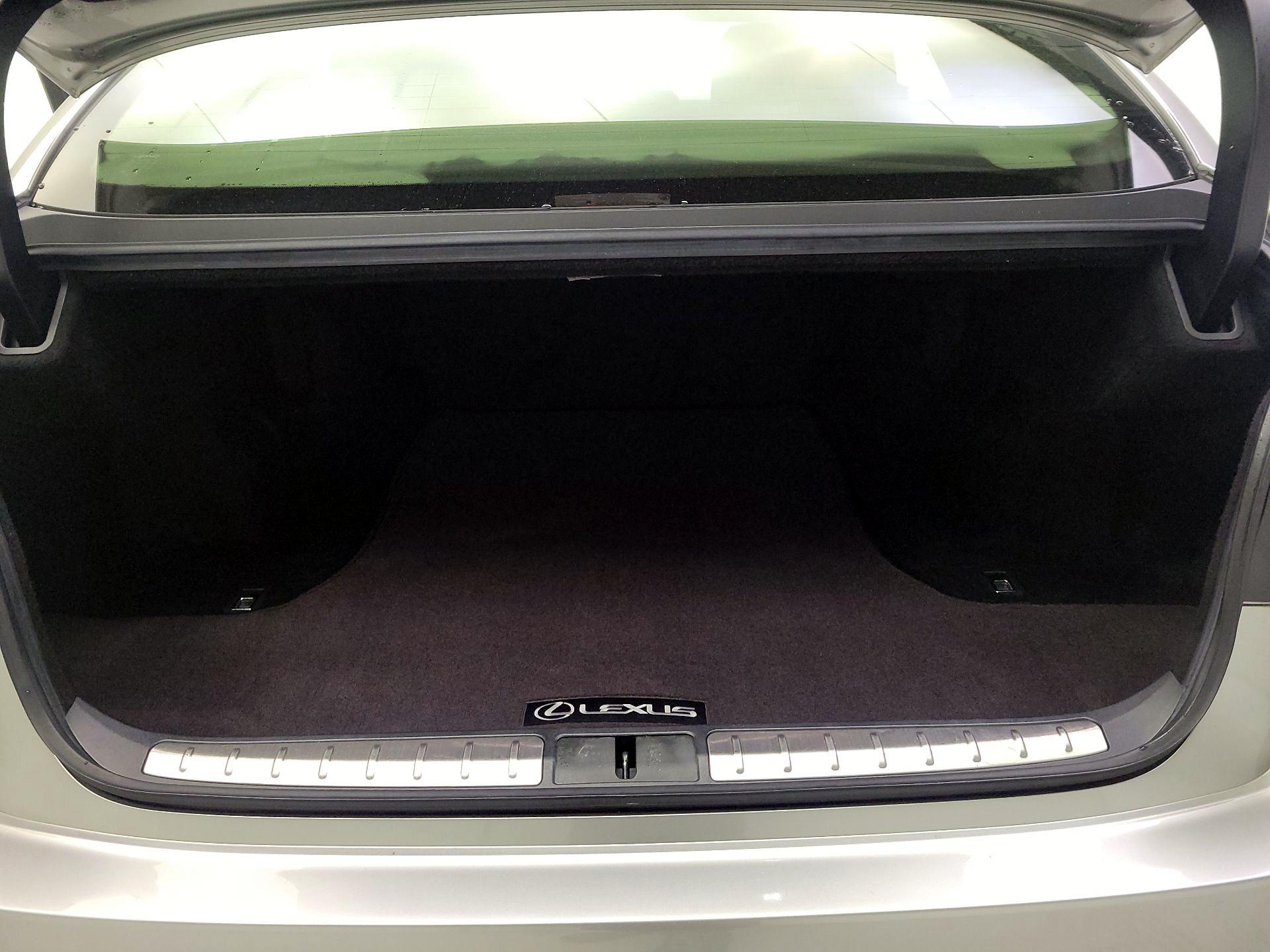 Thumbnail: 2020 Lexus LS - 20