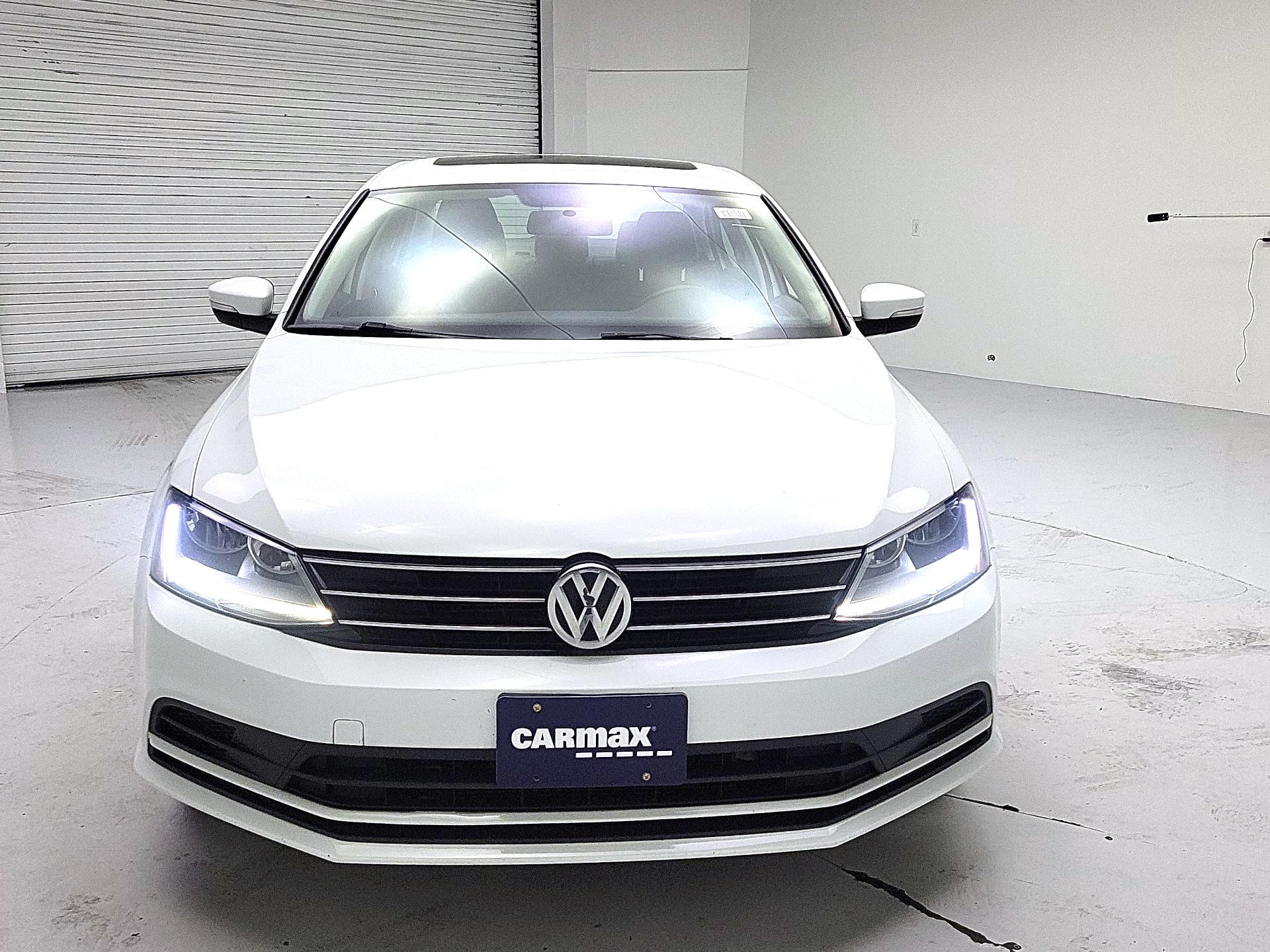 Thumbnail: 2017 Volkswagen Jetta - 2