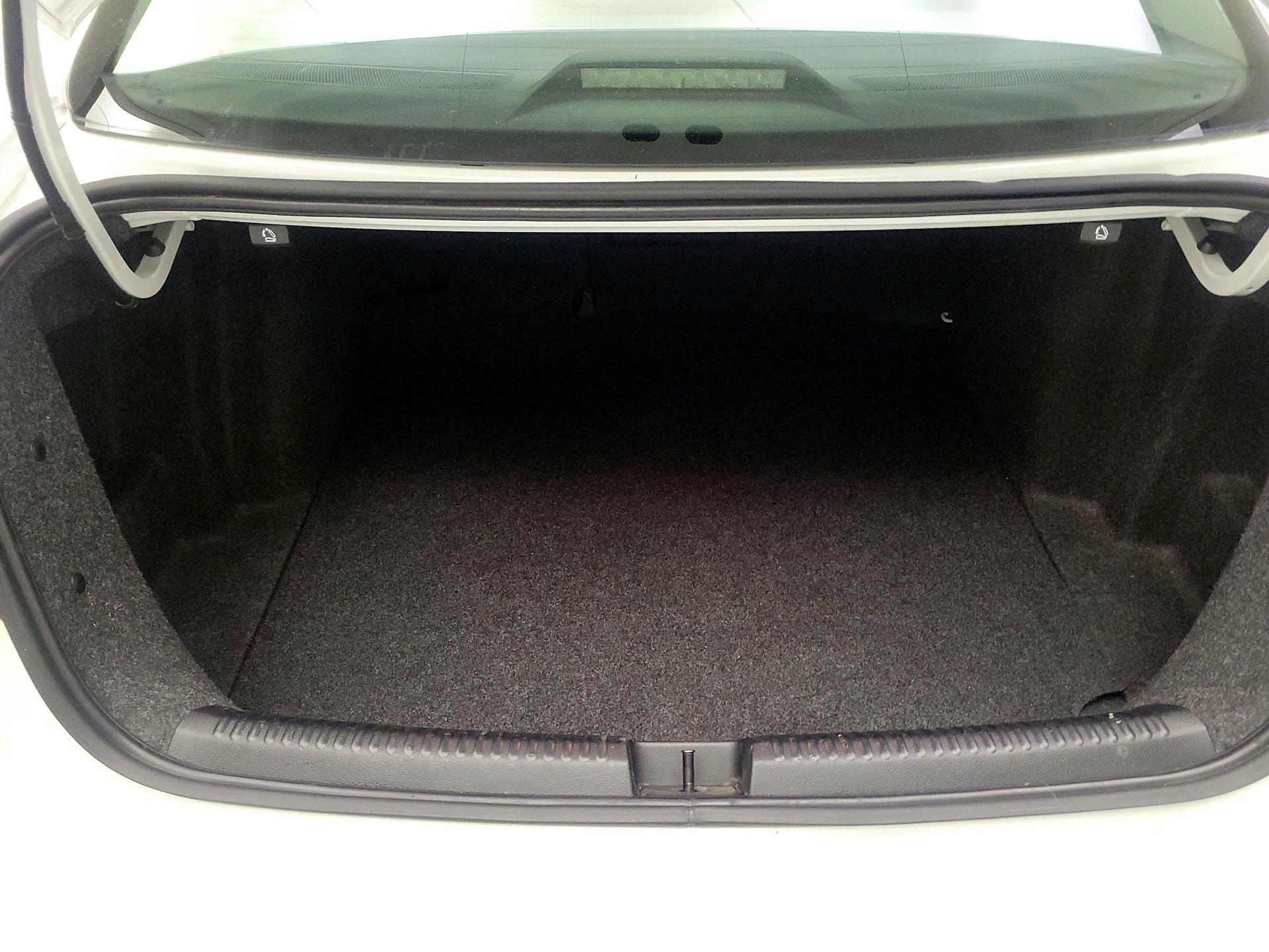 Thumbnail: 2017 Volkswagen Jetta - 19