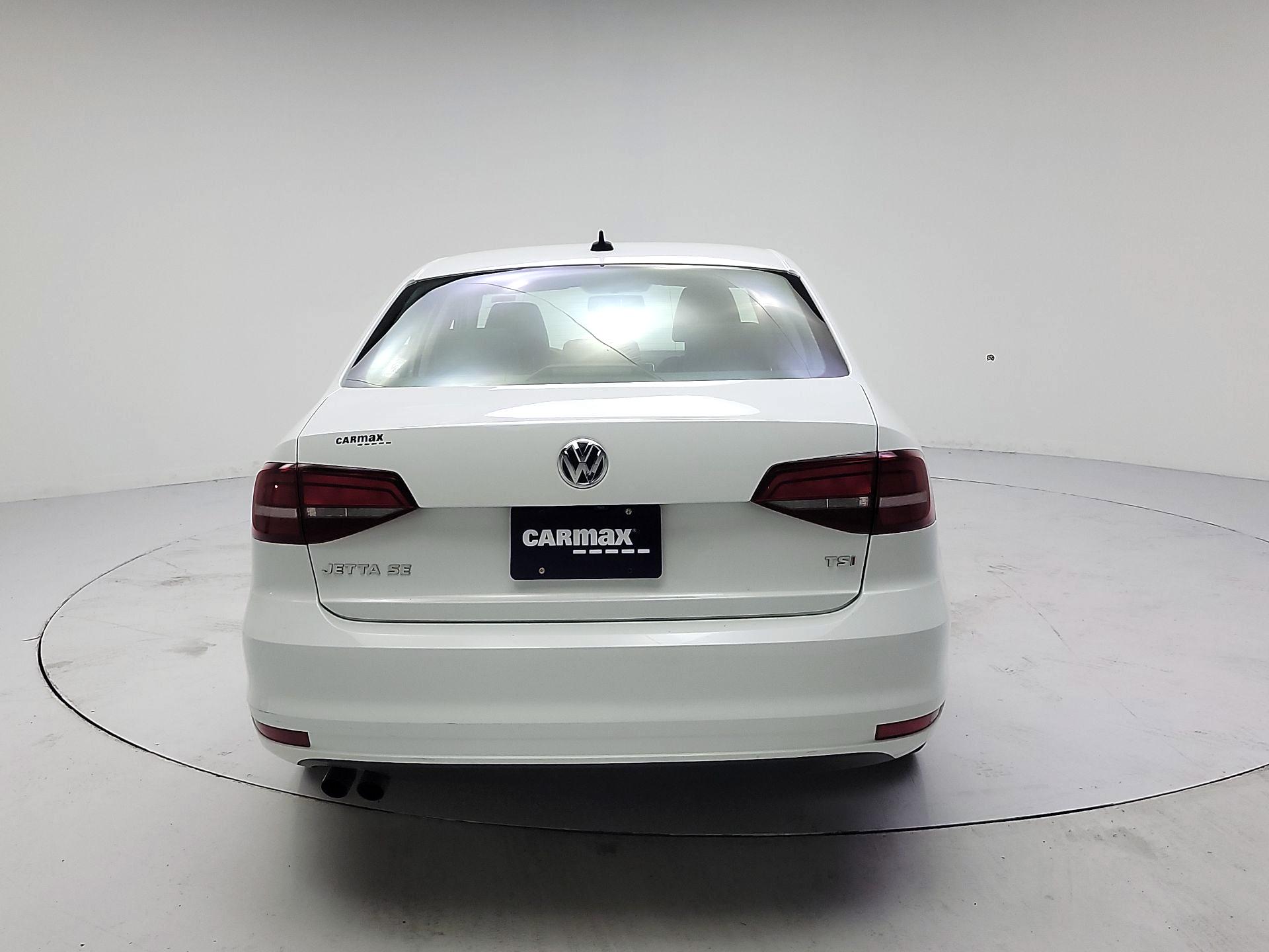 Thumbnail: 2017 Volkswagen Jetta - 6