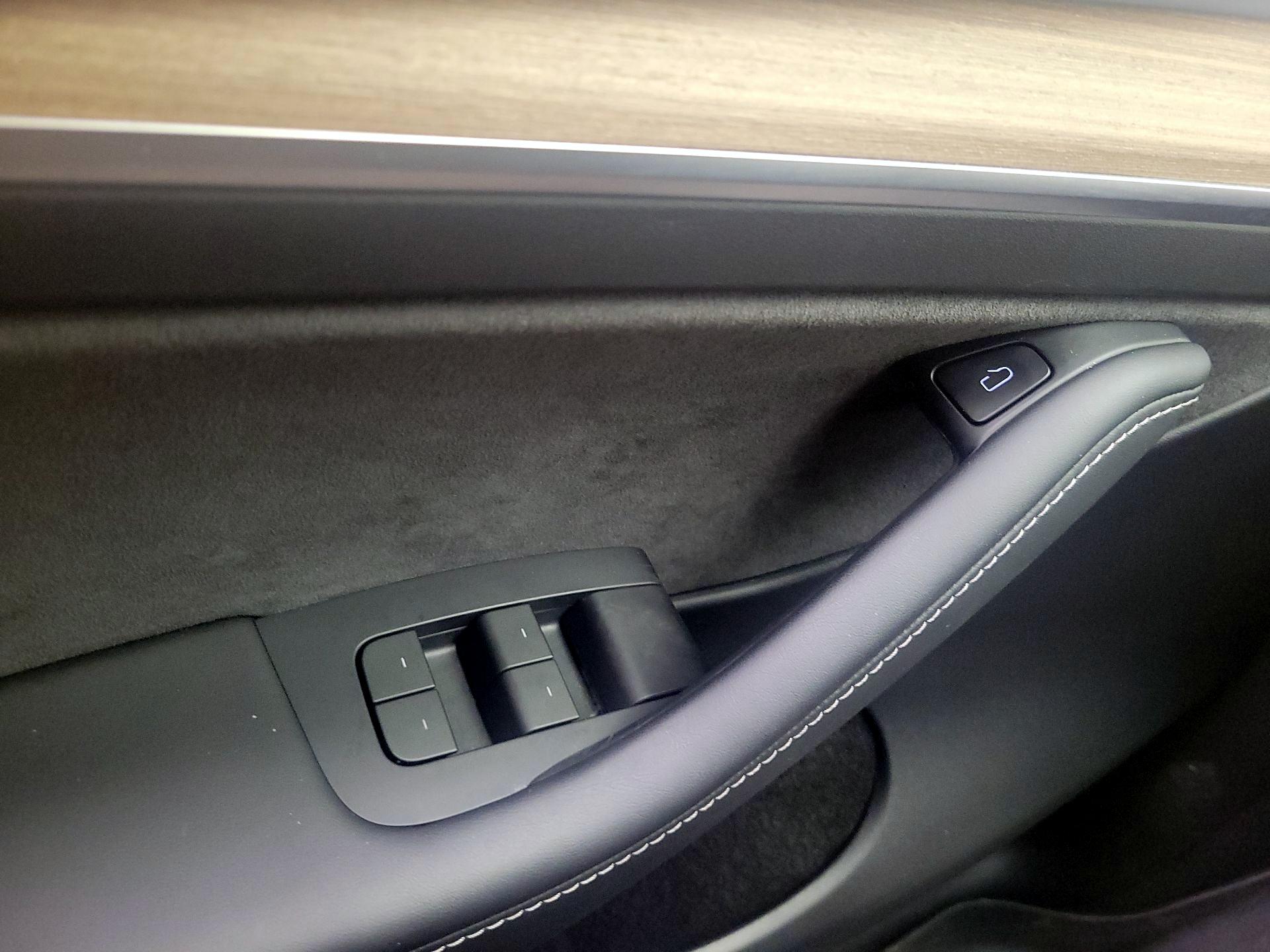 Thumbnail: 2023 Tesla Model Y - 10