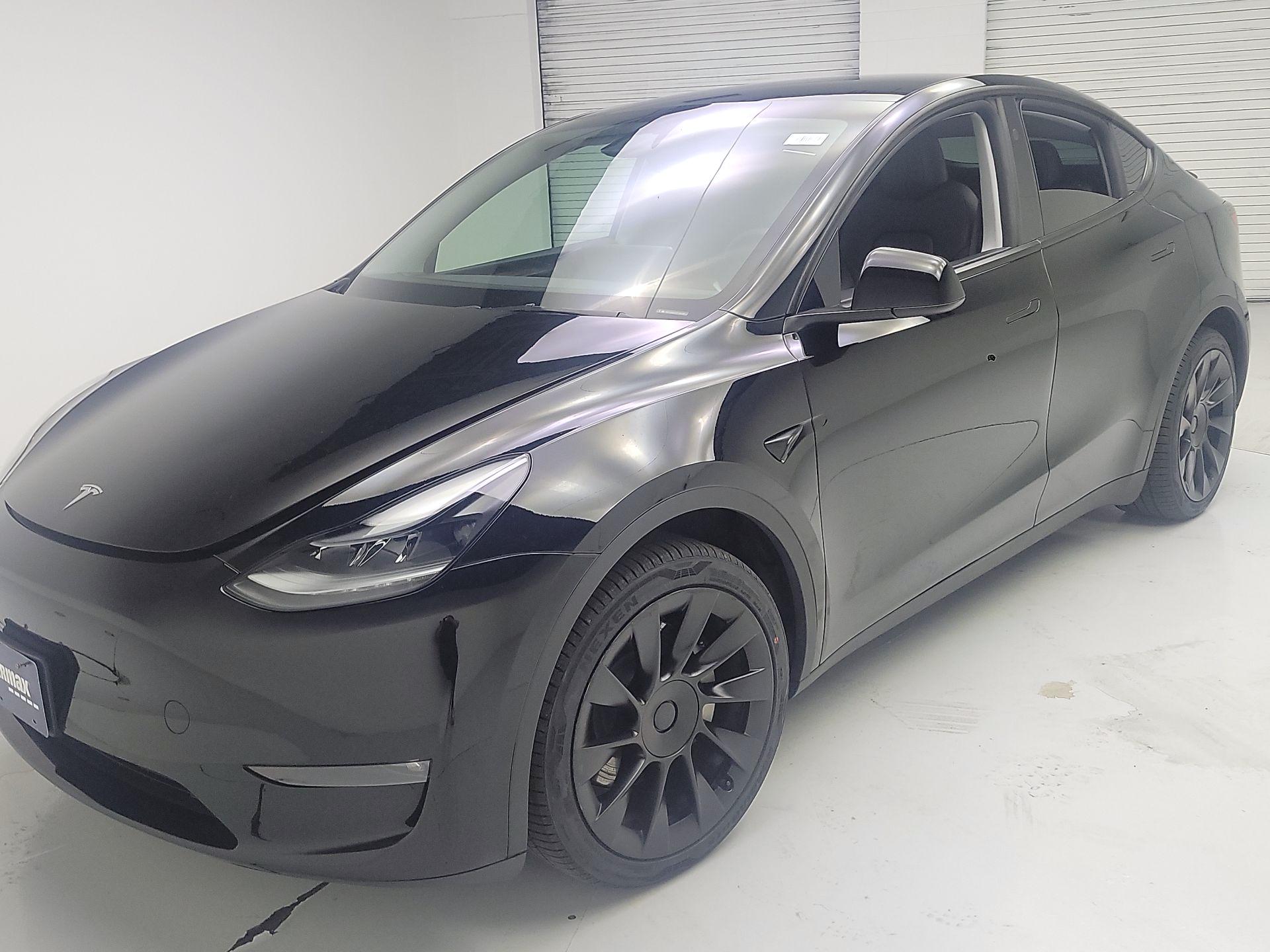 Thumbnail: 2023 Tesla Model Y - 3