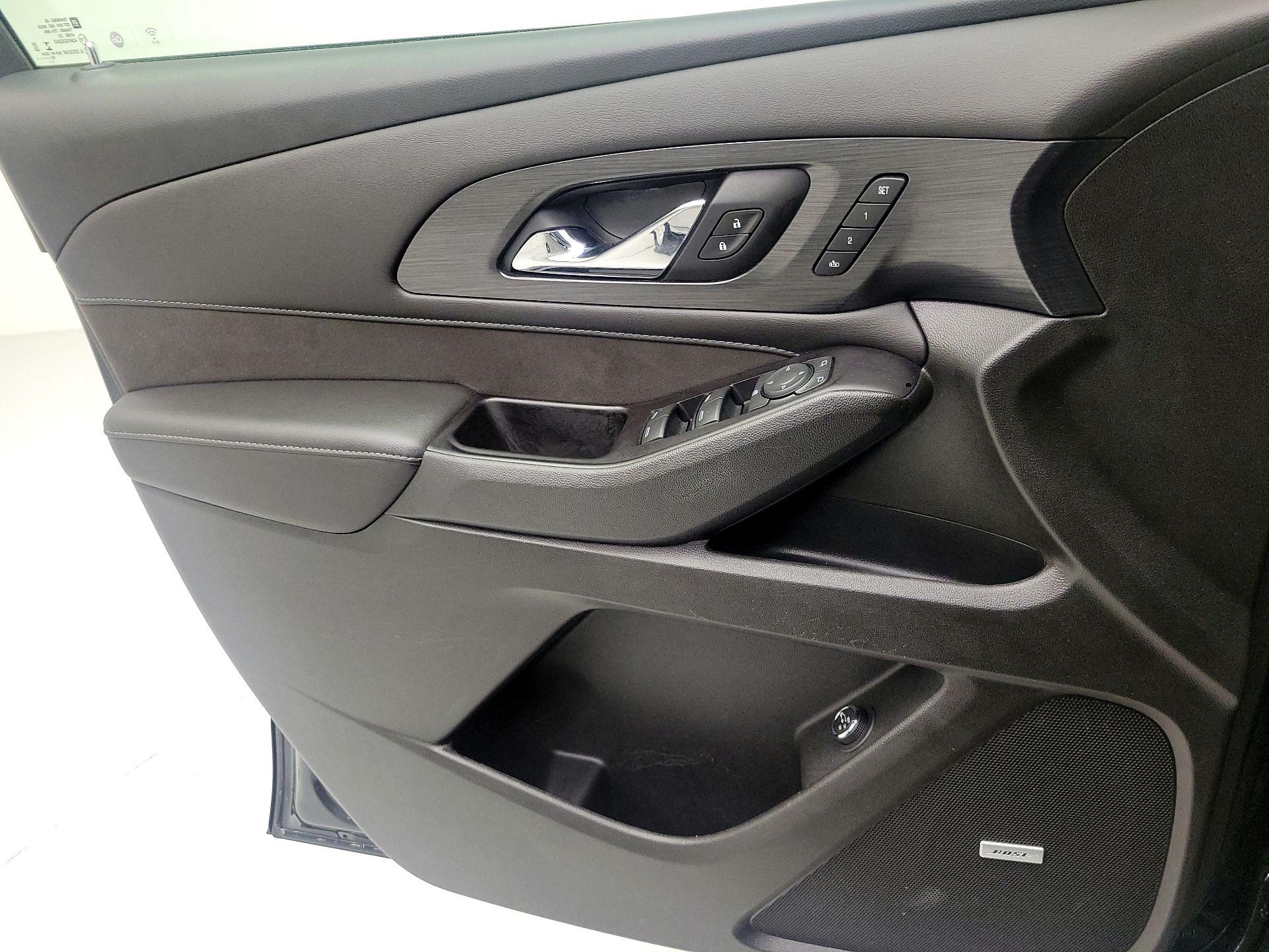 Thumbnail: 2020 Chevrolet Traverse - 10