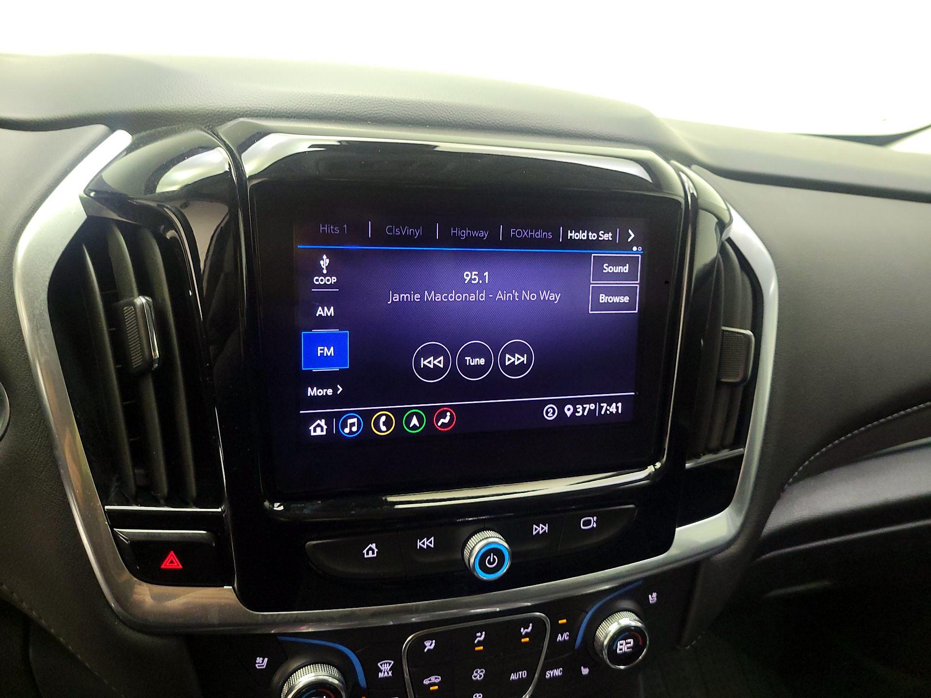 Thumbnail: 2020 Chevrolet Traverse - 14