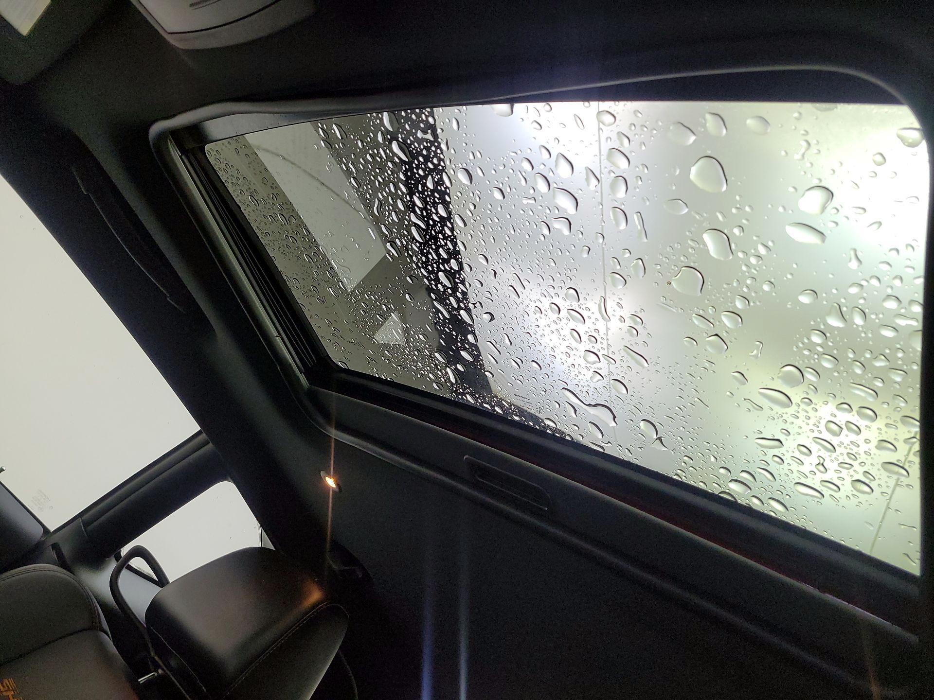 Thumbnail: 2015 Dodge Challenger - 18