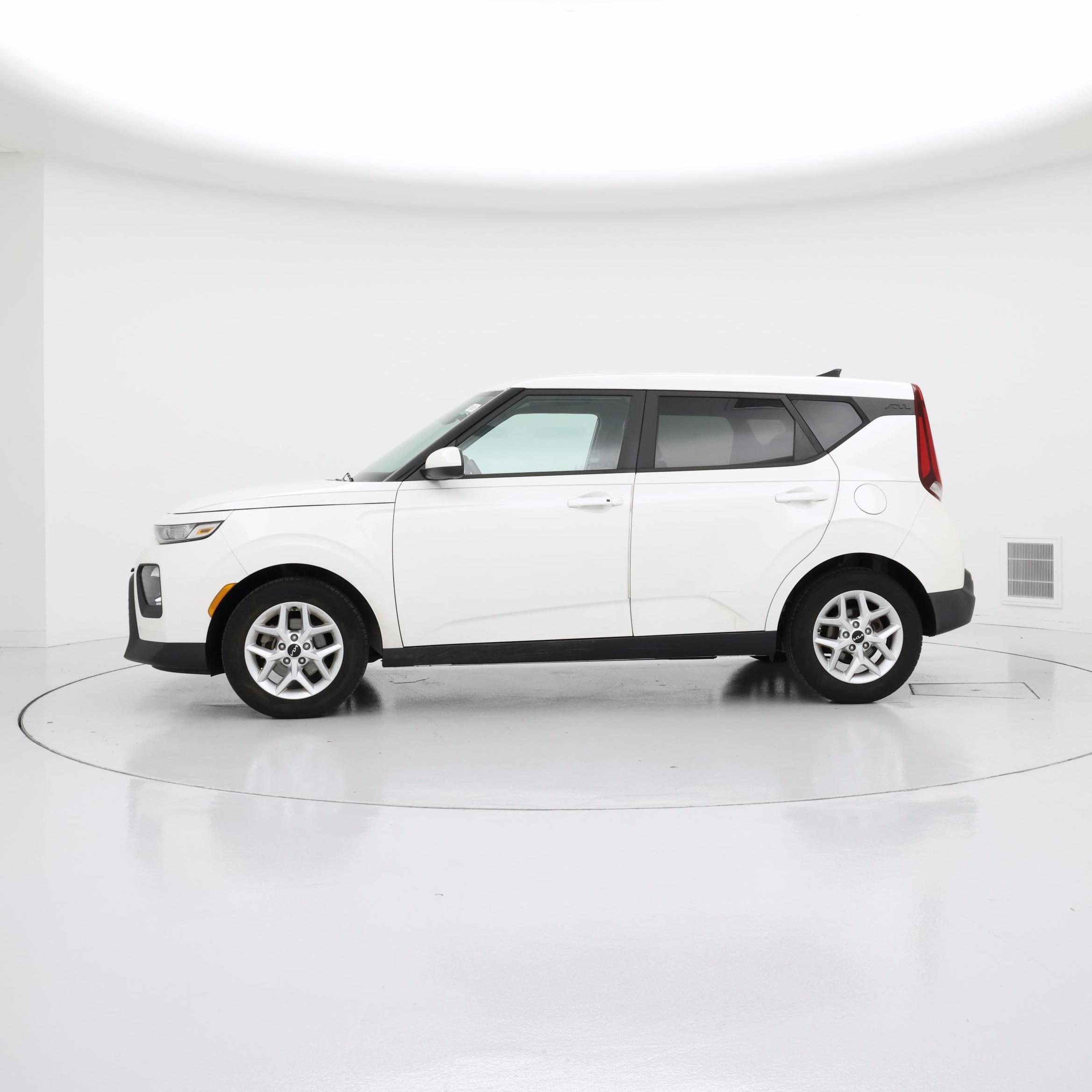 Thumbnail: 2022 Kia Soul - 3