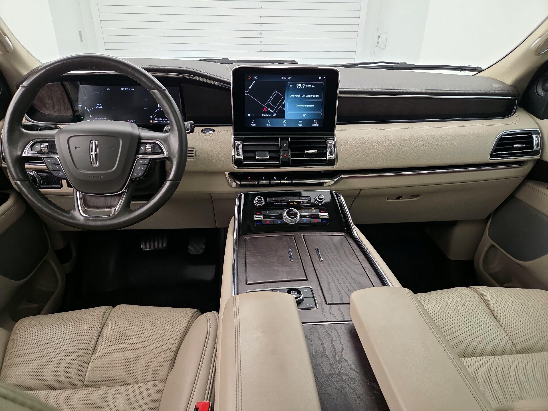 Thumbnail: 2021 Lincoln Navigator L - 9
