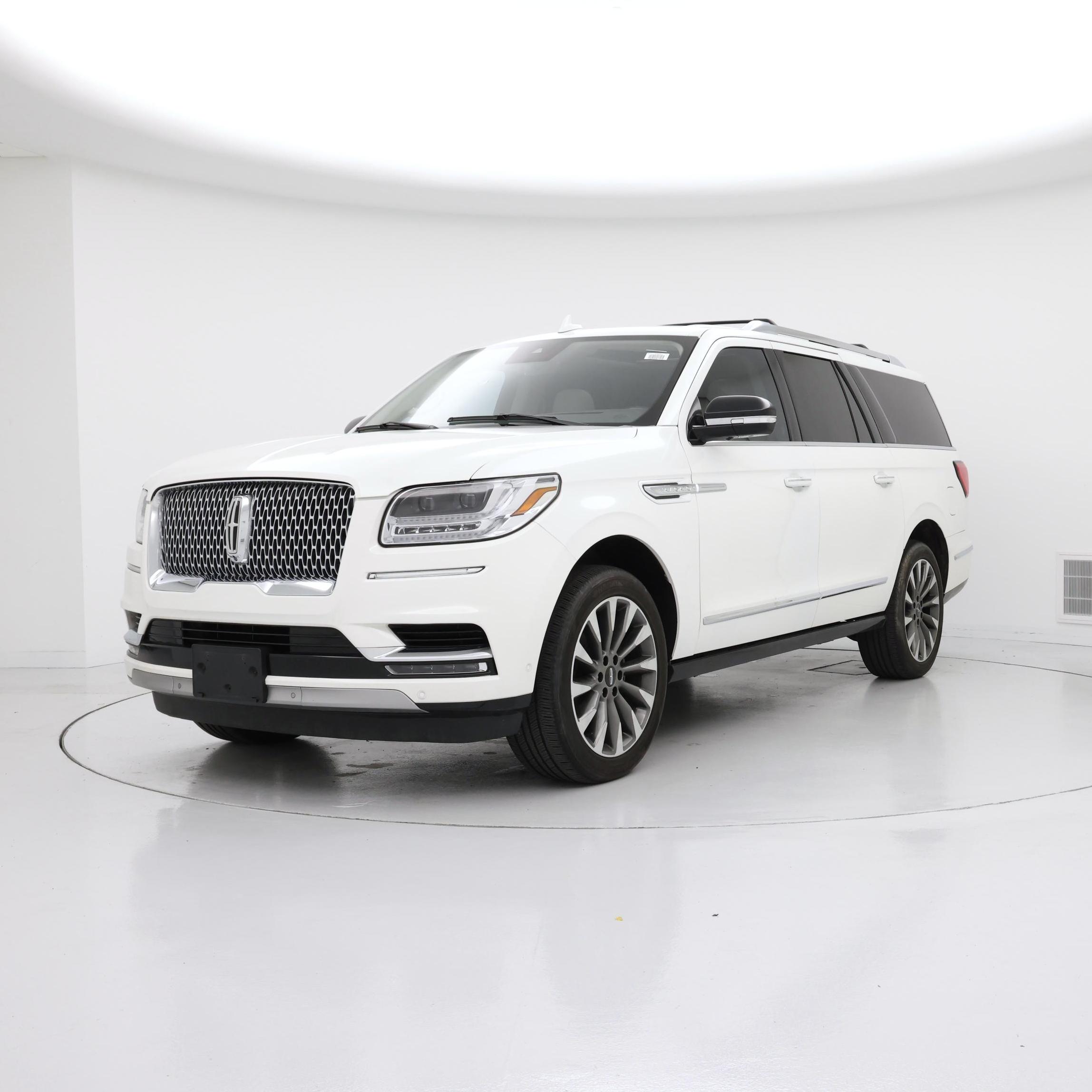 Thumbnail: 2021 Lincoln Navigator L - 4