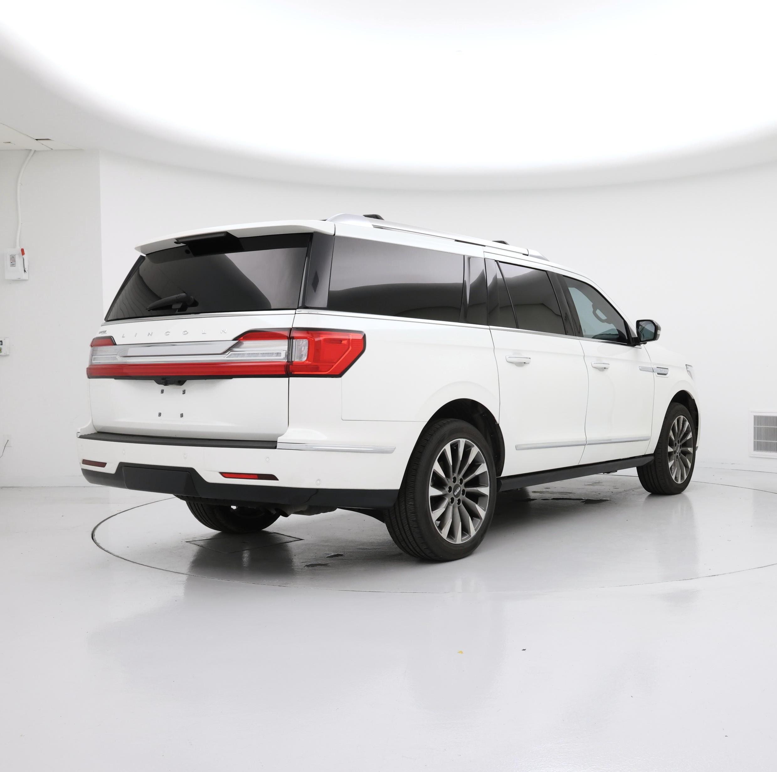 Thumbnail: 2021 Lincoln Navigator L - 8